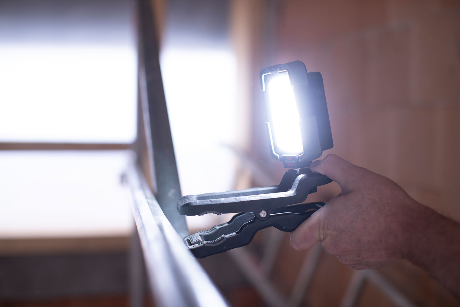 Brennenstuhl klemmbarer LED Arbeitsstrahler CL 1050 MA (10W, 950lm, IP65) Brennenstuhl klemmbarer LED Arbeitsstrahler CL 1050 MA (10W, 950lm, IP65)