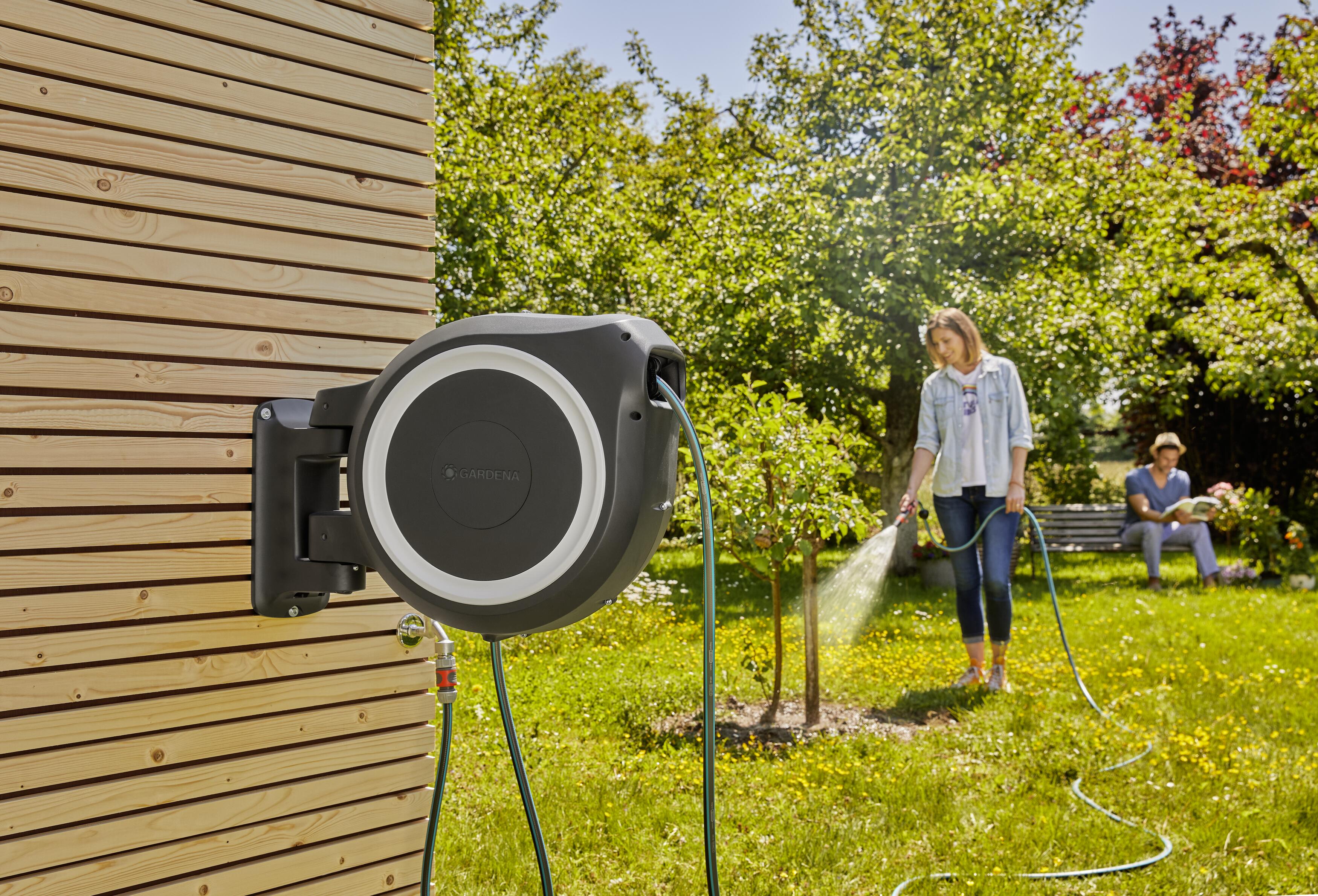 QI-268725 Gardena Wand-Schlauchbox Rollup L, weiß, 30 m