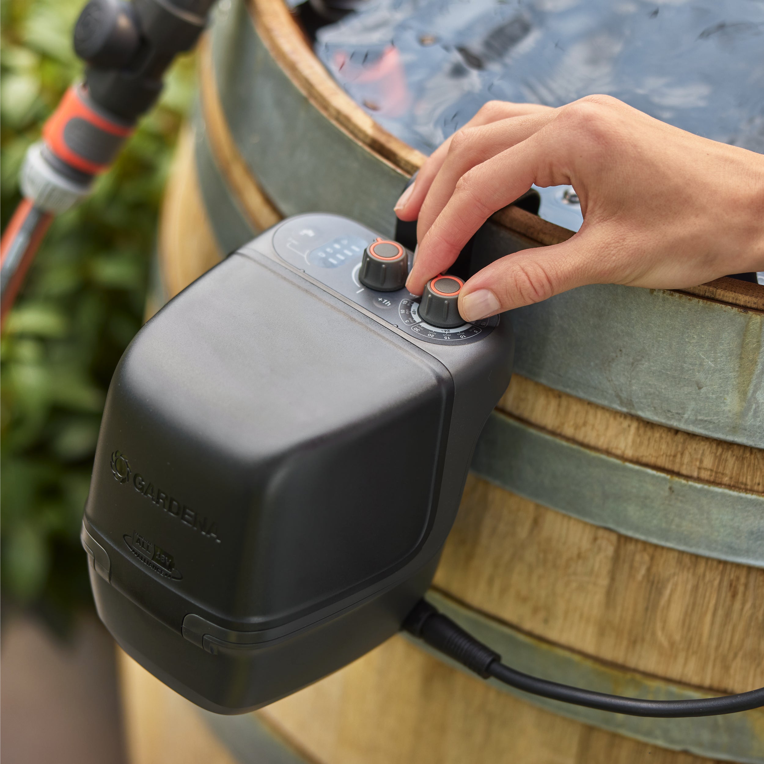 Gardena Akku-Regenfasspumpe 2400 ComfortAutomatic 18V P4A solo