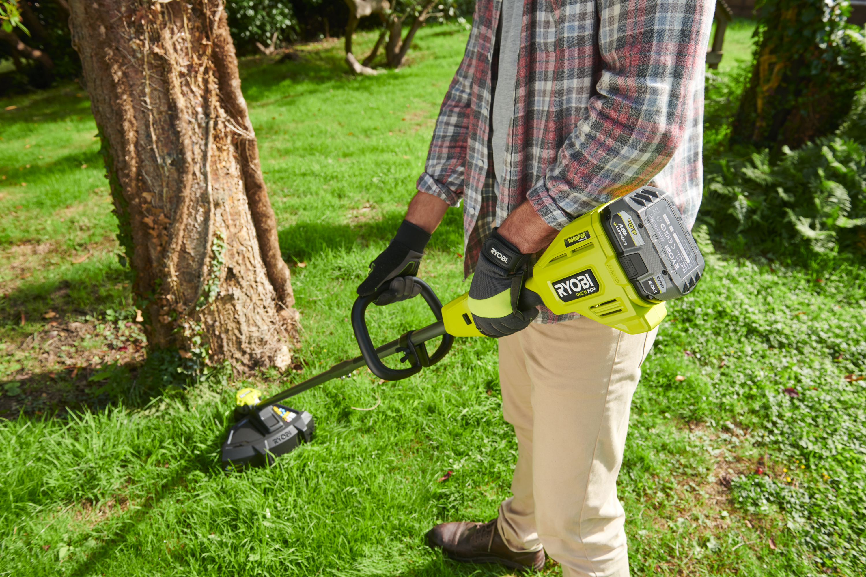 Ryobi 18 V ONE+ HP Whisper™ Brushless Akku-Rasentrimmer RY18LTX38A-0, ohne Akku und Ladegerät
