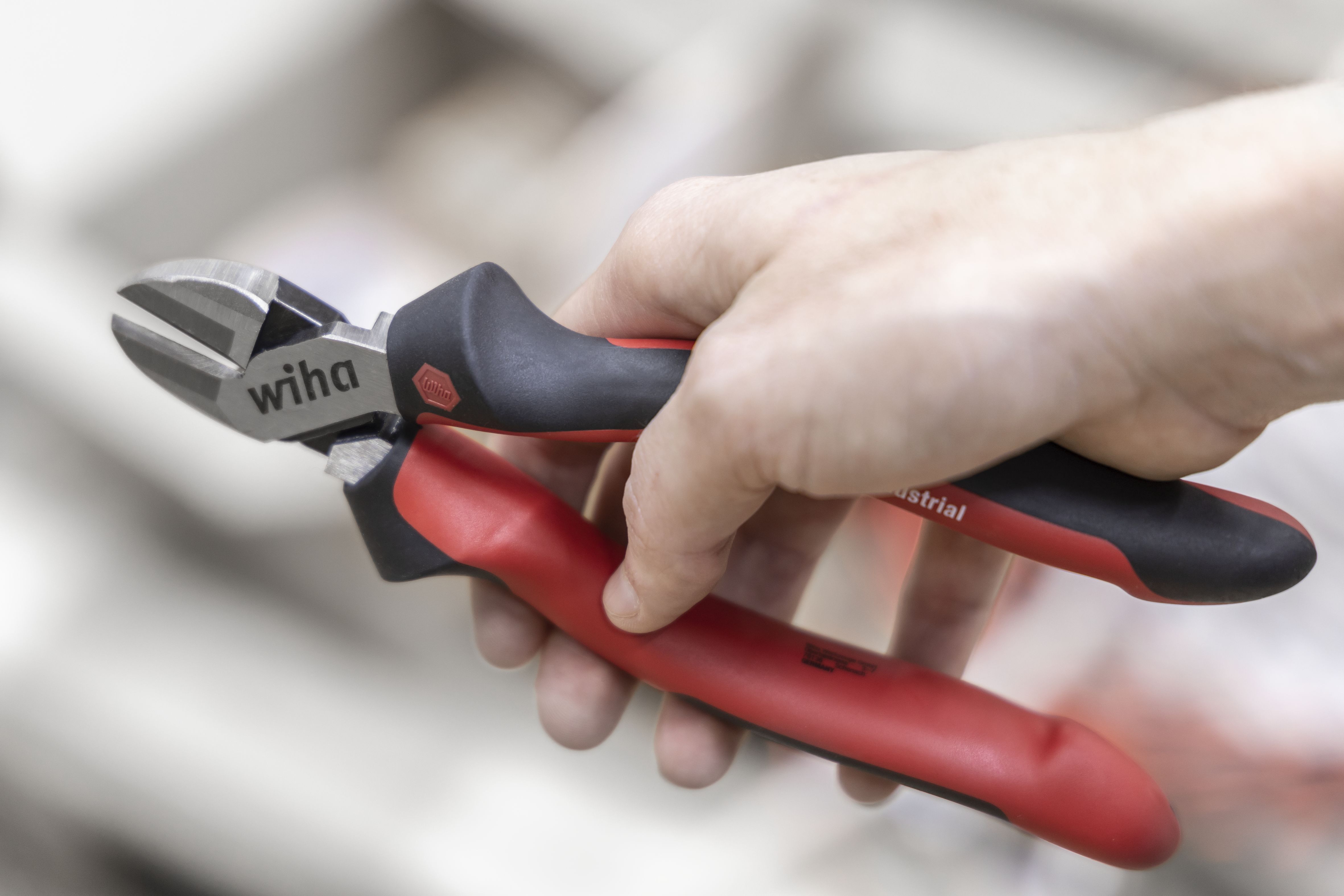 Wiha Seitenschneider Industrial mit DynamicJoint®, 160 mm