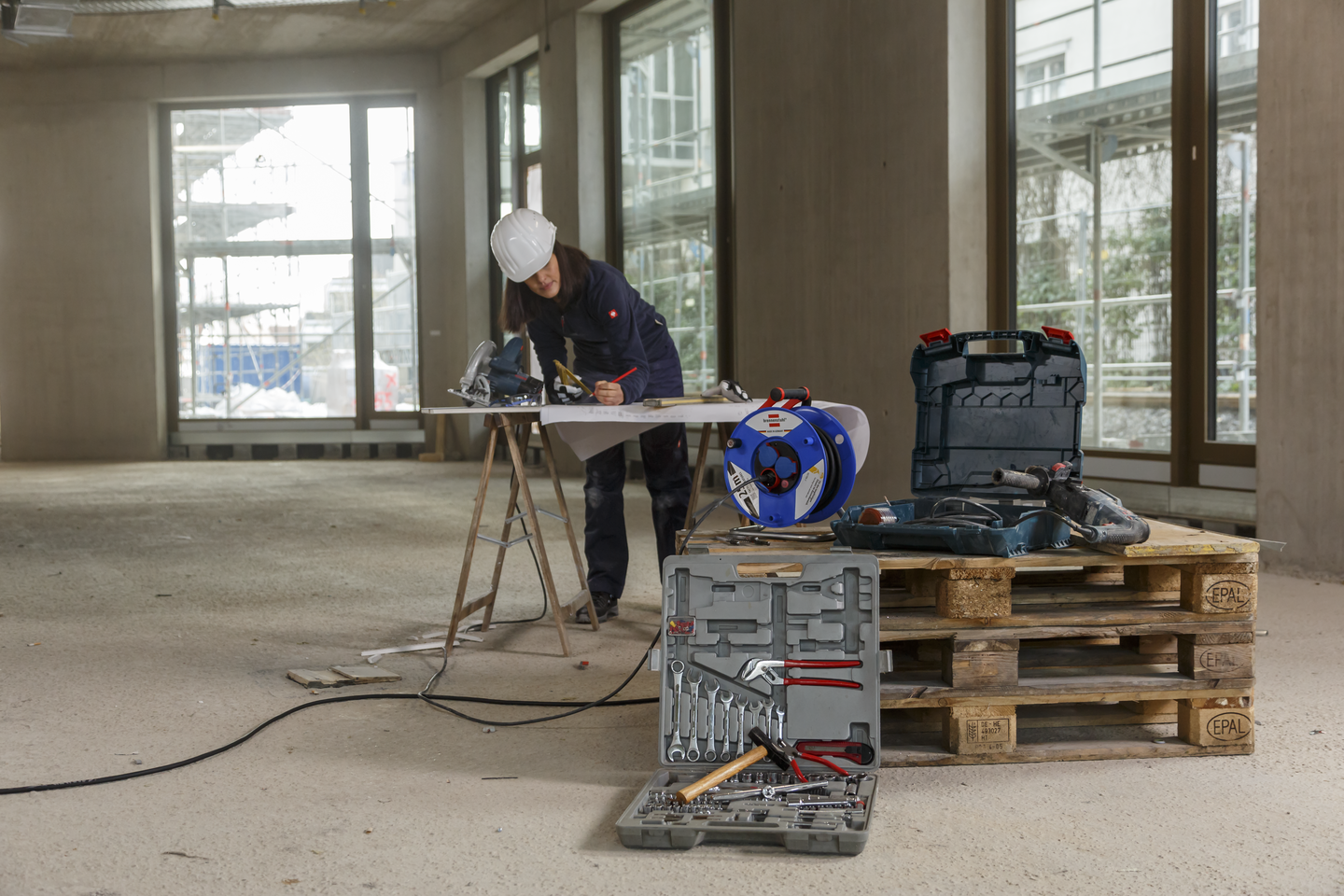 Brennenstuhl Garant IP44 Gewerbe-/Baustellen-Kabeltrommel, 25 m Kabel