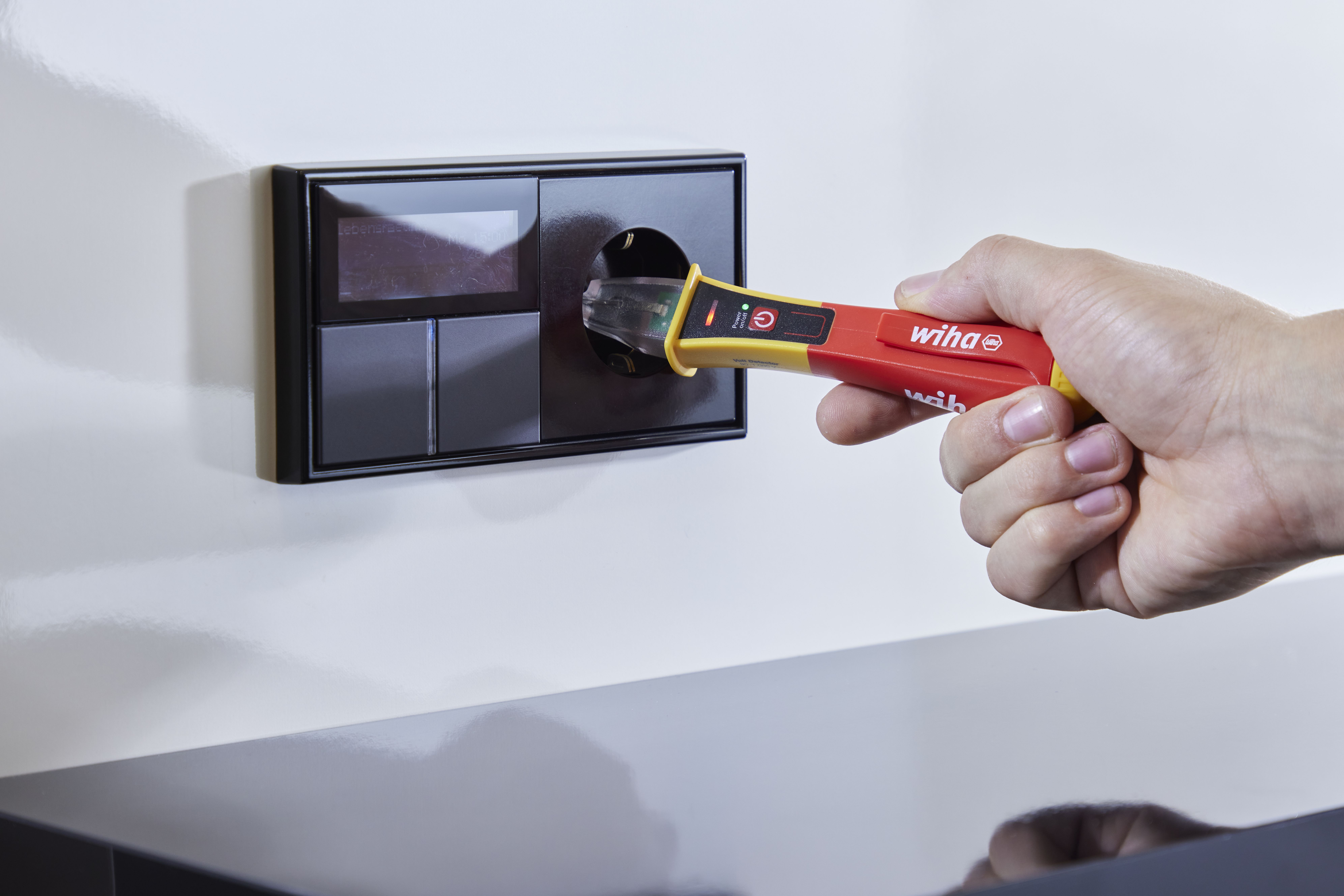 Wiha Spannungsprüfer Volt Detector berührungslos, einpolig 90 – 1.000 V AC inkl. 2x AAA-Batterien