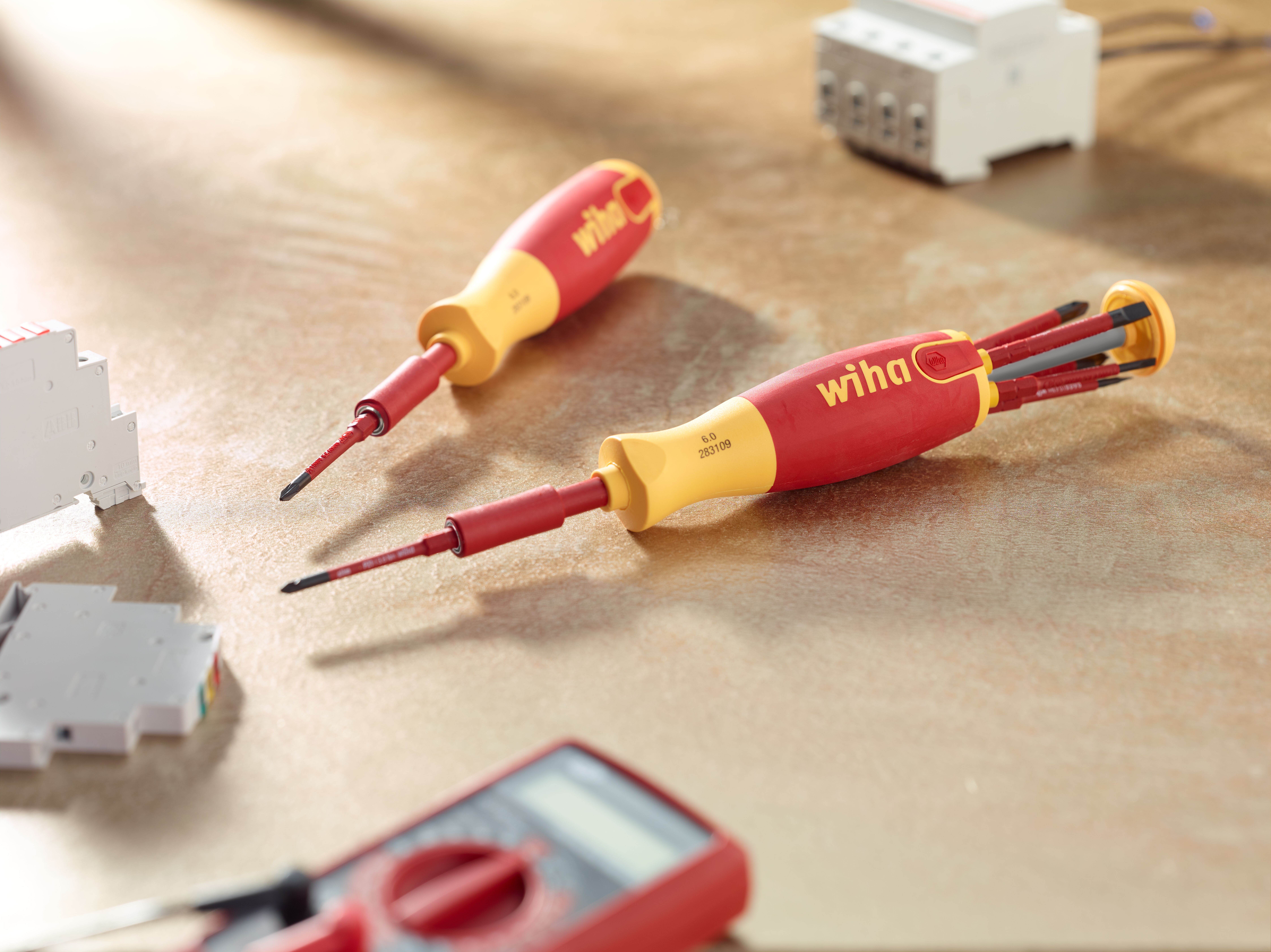 Wiha Schraubendreher mit Bit Magazin LiftUp electric, Schlitz, Phillips mit 6 slimBits in Blister