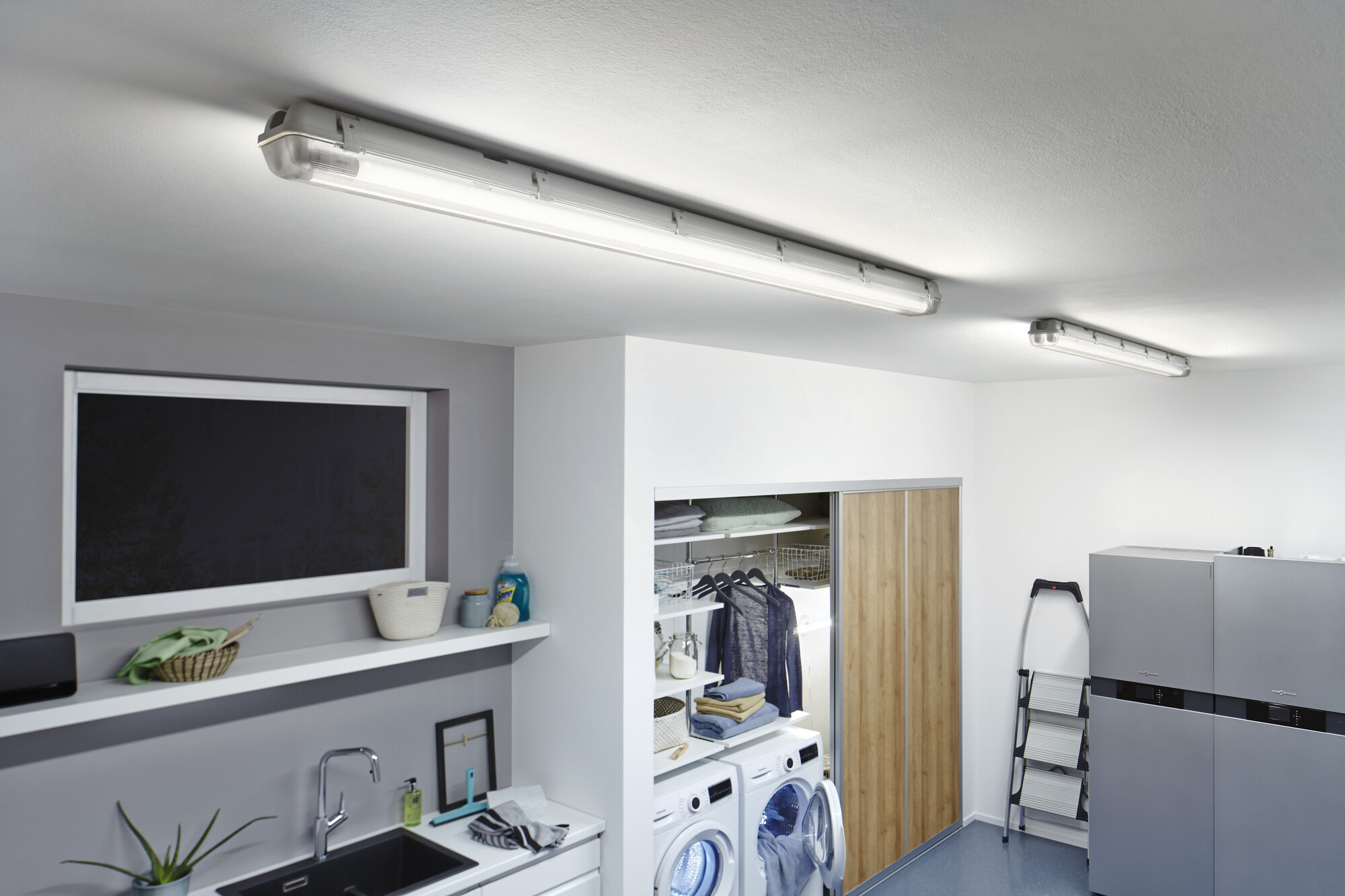 Osram Feuchtraumlampe Essential, 120 cm, 2X15W