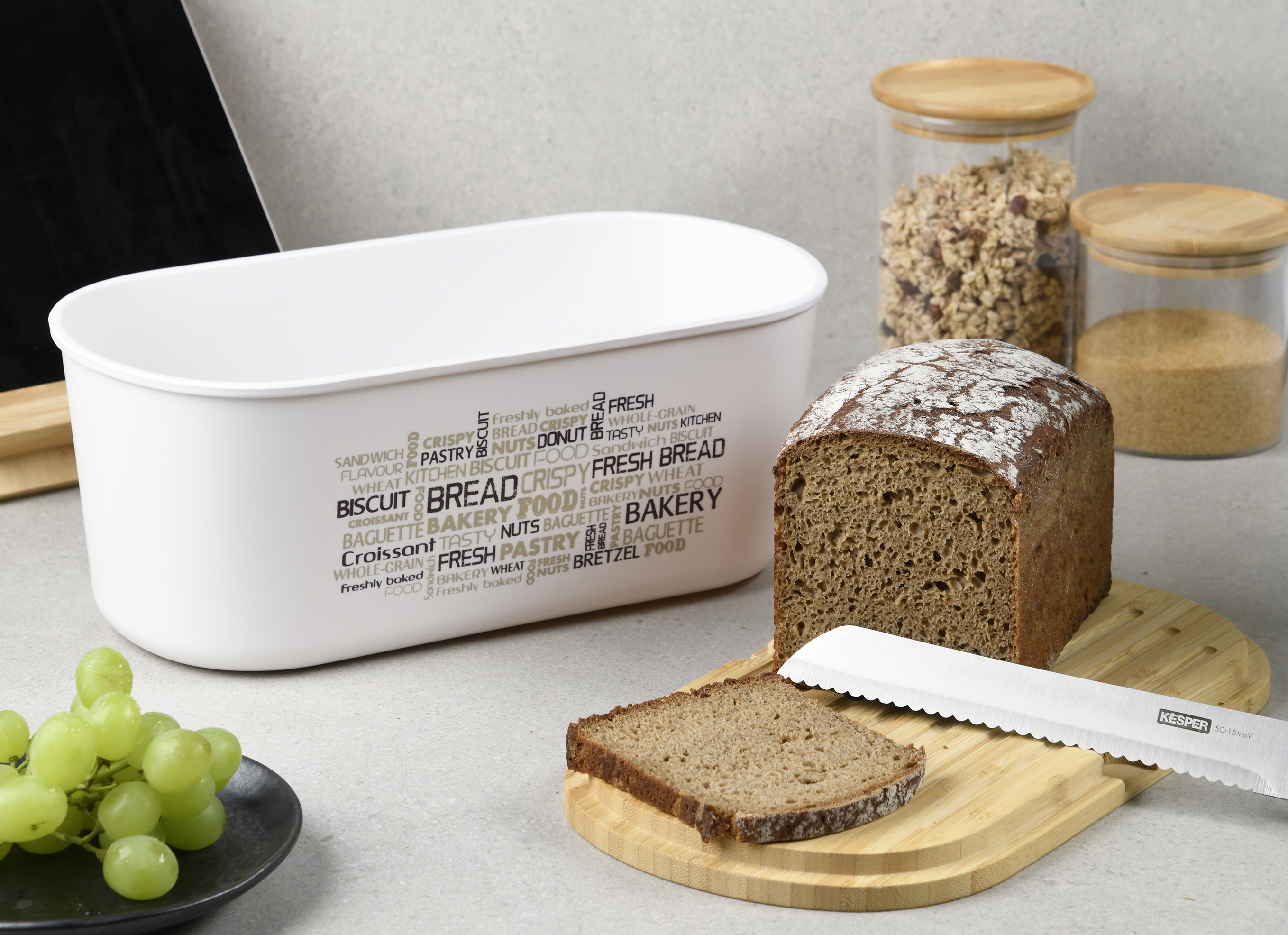 Kesper Brotbox, weiß, FSC, 34 x 14 x 18 cm Kesper Brotbox, weiß, FSC, 34 x 14 x 18 cm