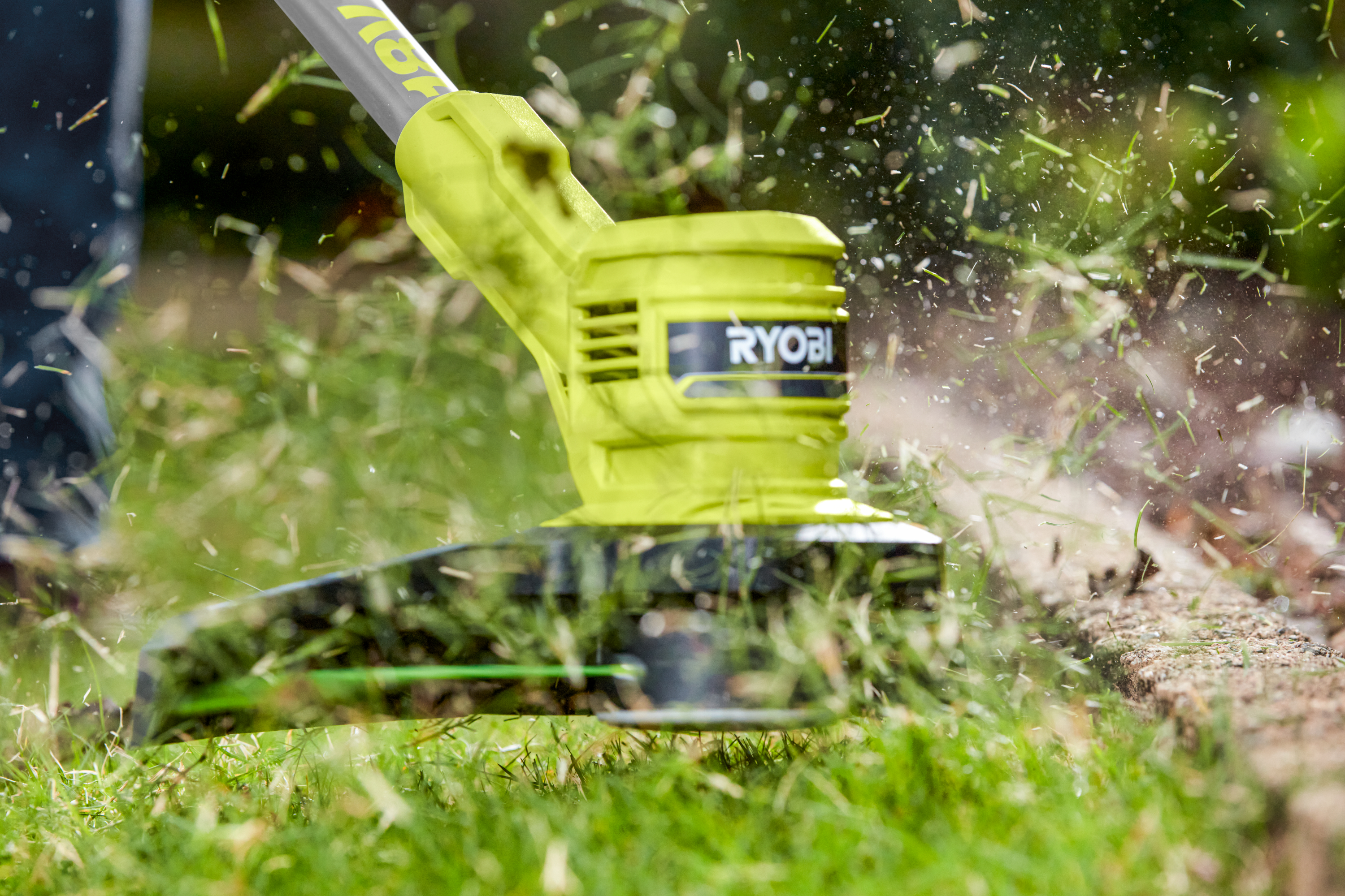 Ryobi 18 V ONE+ HP Brushless Akku-Rasentrimmer RY18LTX33A-0, ohne Akku und Ladegerät
