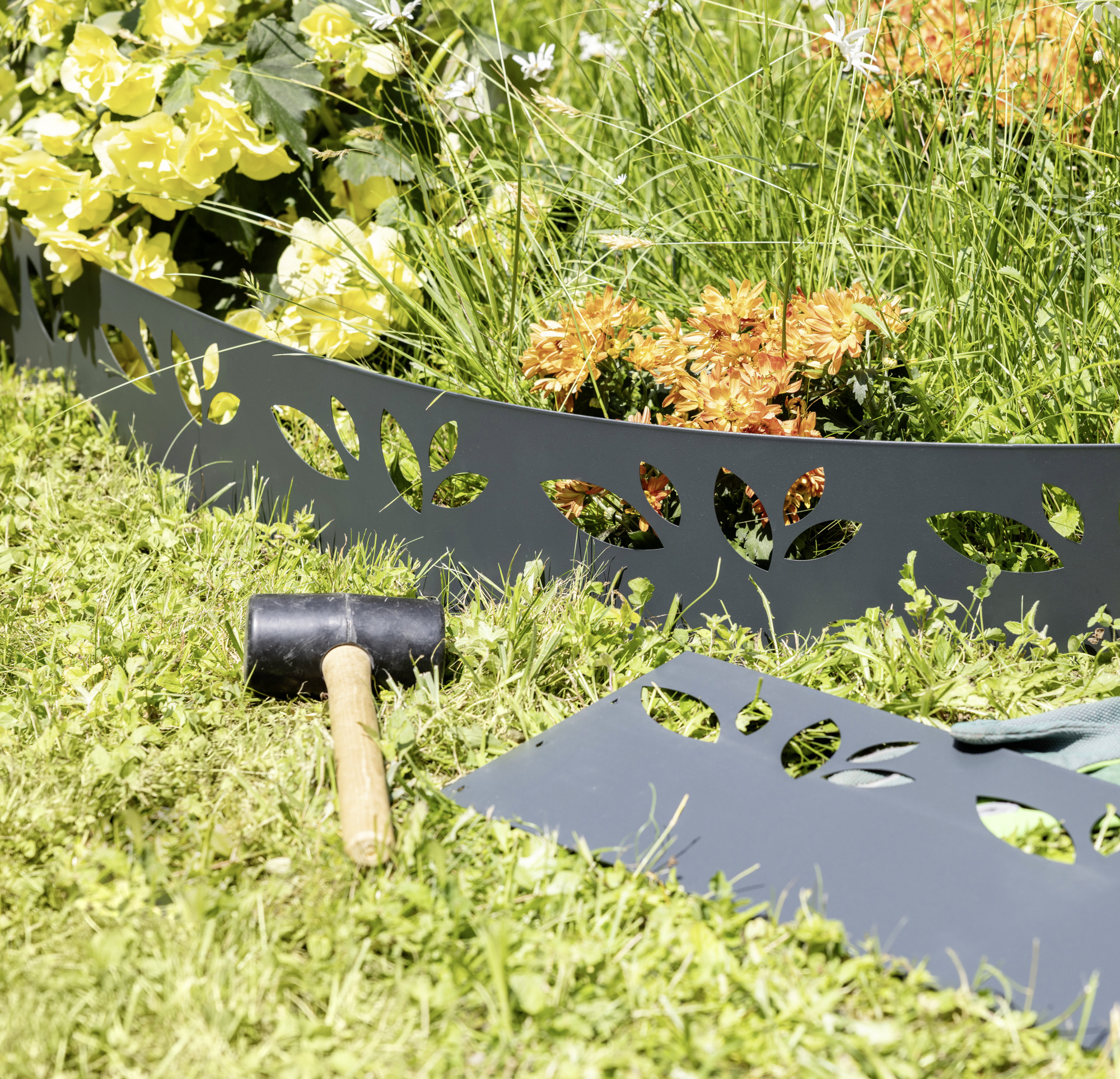 Windhager Rasen - und Gestaltungskante, Blätter anthrazit, 118 x 20 cm