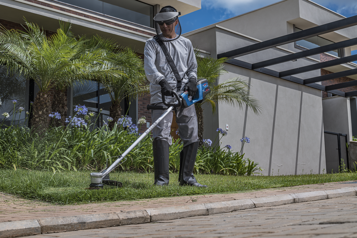 Bosch Freischneider Pro GFR 18V-23 Professional