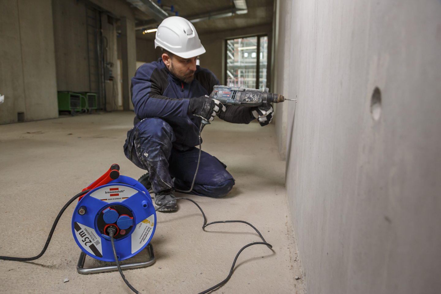 Brennenstuhl Garant IP44 Gewerbe-/Baustellen-Kabeltrommel, 25 m Kabel
