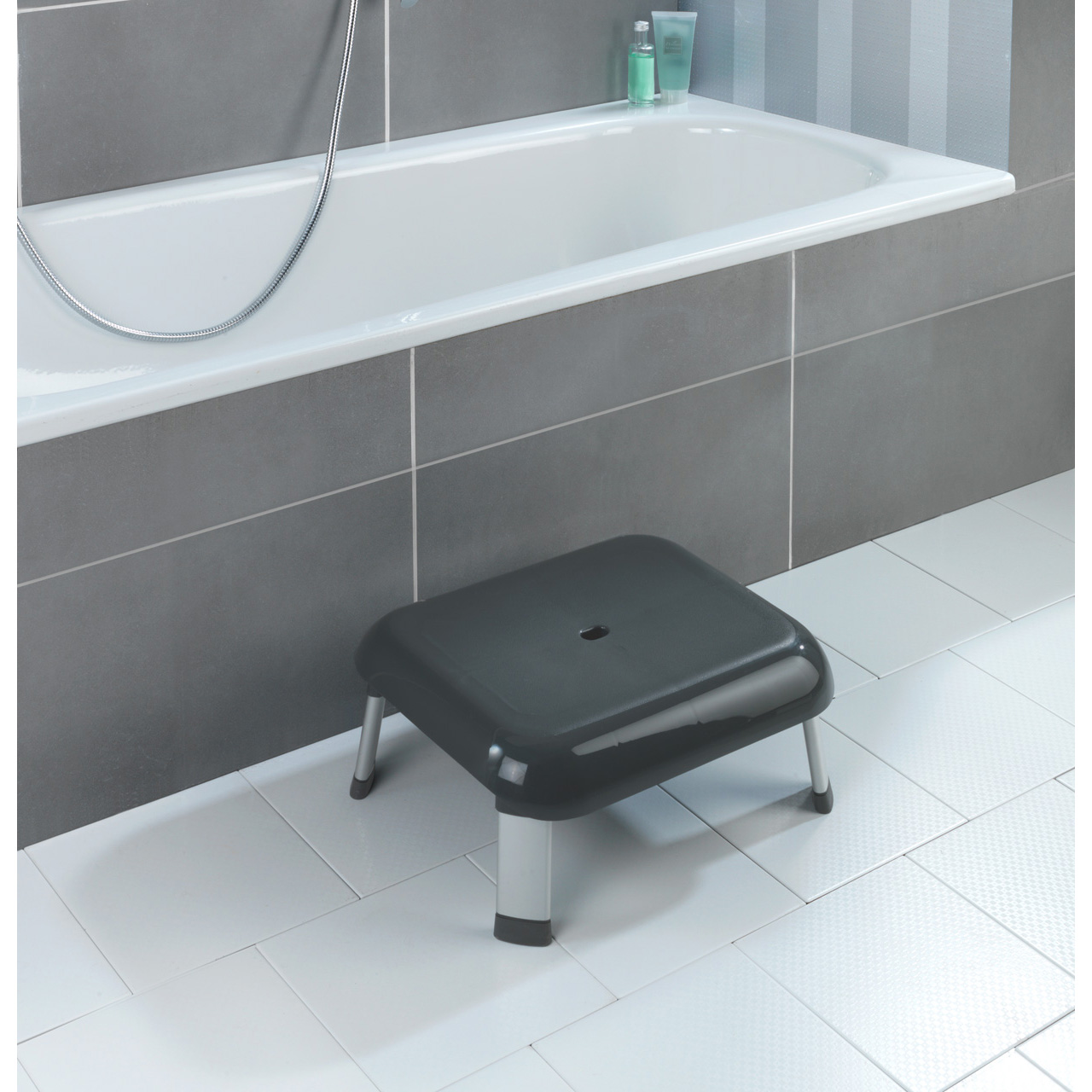 733555-Badschemel-Modell-Secura-Premium_AMBI_02 WENKO SECURA PREMIUM BADSCHEMEL