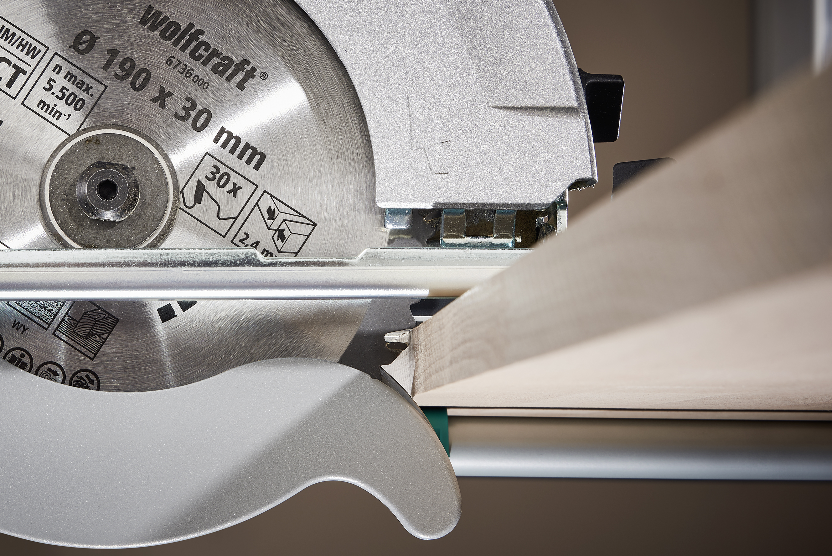 4006885691308_6913000_20_detail_original wolfcraft Führungsschiene FKS 145