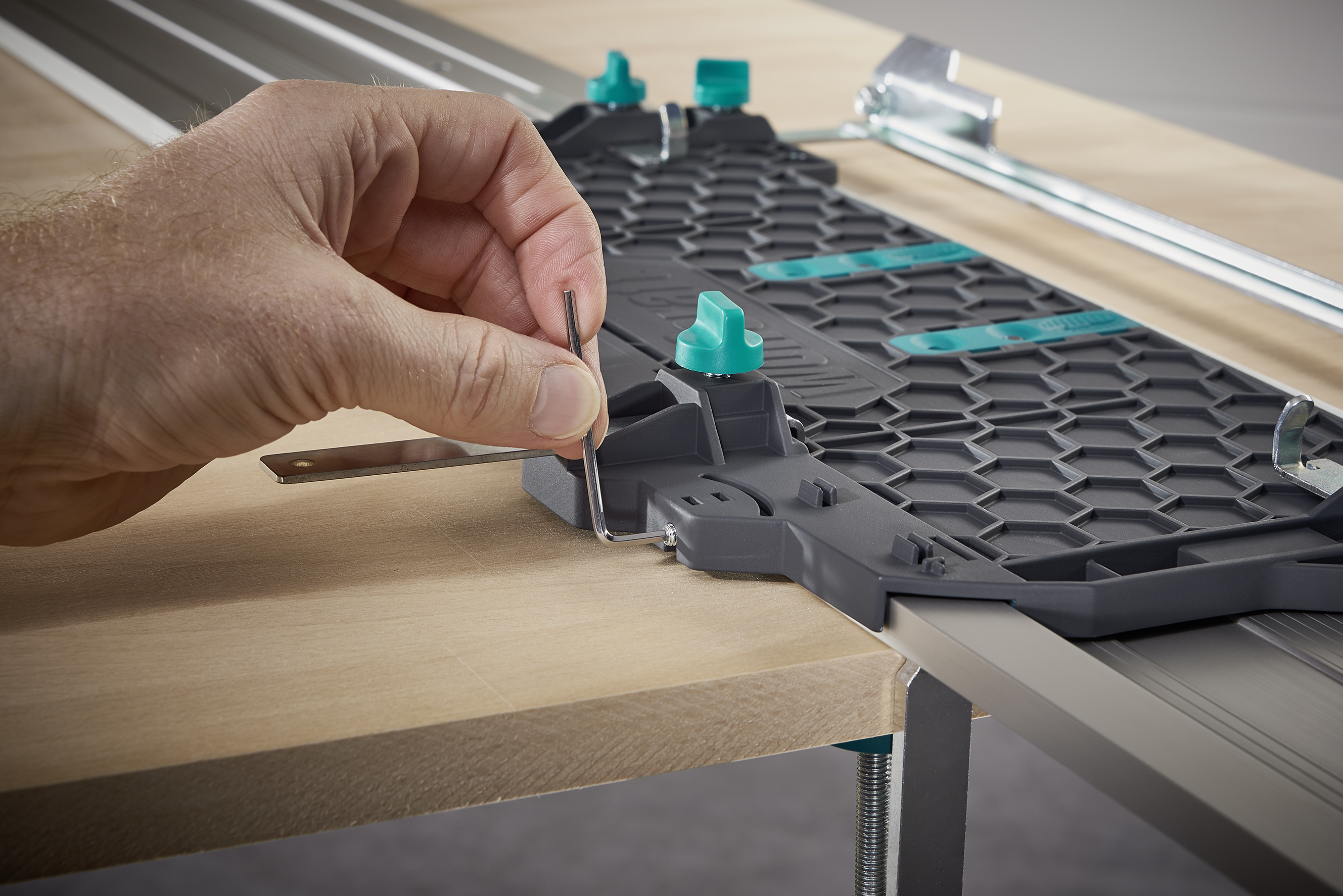 4006885691308_6913000_16_detail_original wolfcraft Führungsschiene FKS 145