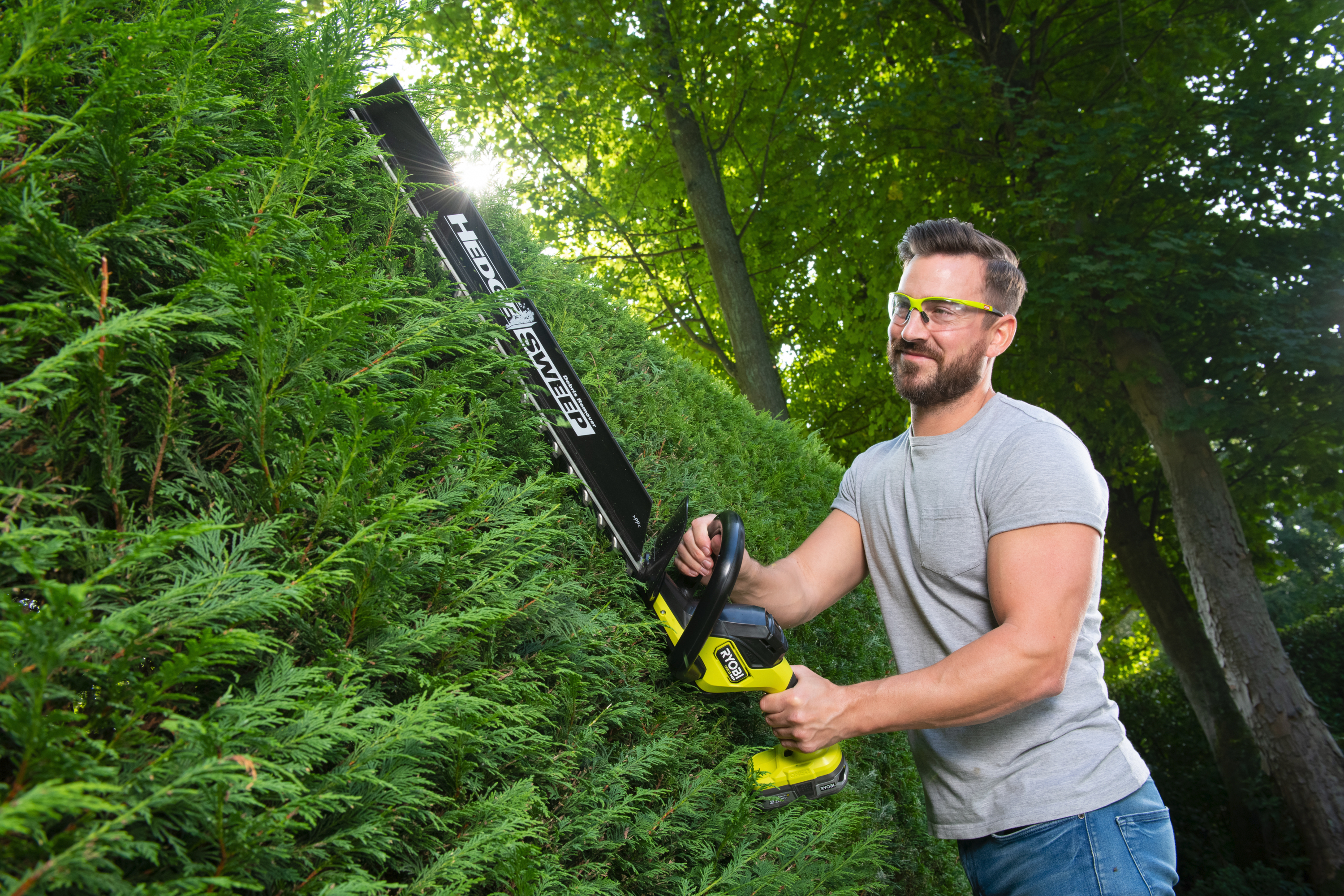 Ryobi 18 V ONE+ HP Brushless Akku-Heckenschere RY18HTX60A-0, ohne Akku und Ladegerät