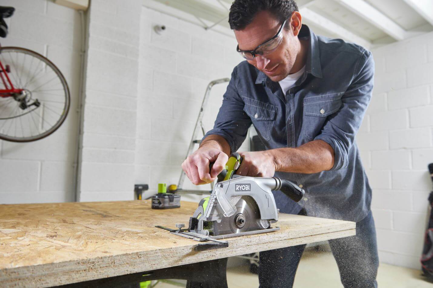 R18CS-7 Anwendungsbeispiel mit 2 Holzplatten