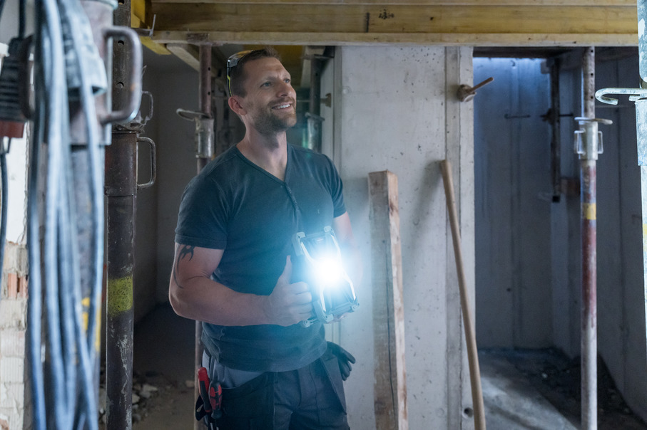 4007123668434_1173100100_A015_others BRENNENSTUHL LED AKKU STRAHLER RUFUS 1500 MA MOB