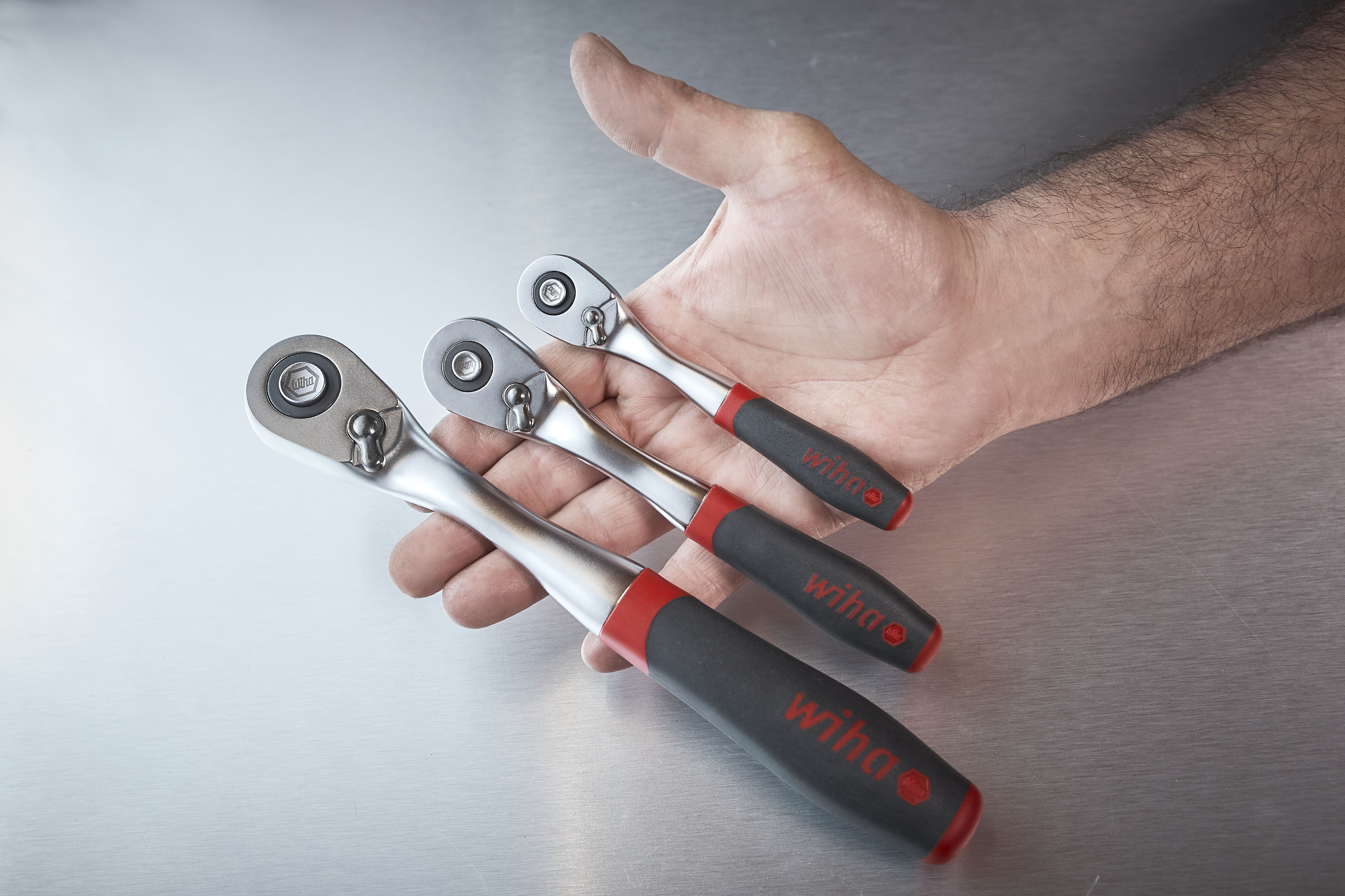 Wiha Umschaltknarre 1/4" mit Druckknopf und Kugelsicherung