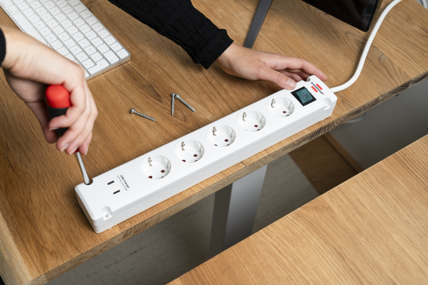 Brennenstuhl Bremounta Steckdosenleiste 5-fach mit USB C-Ladefunktion, weiß