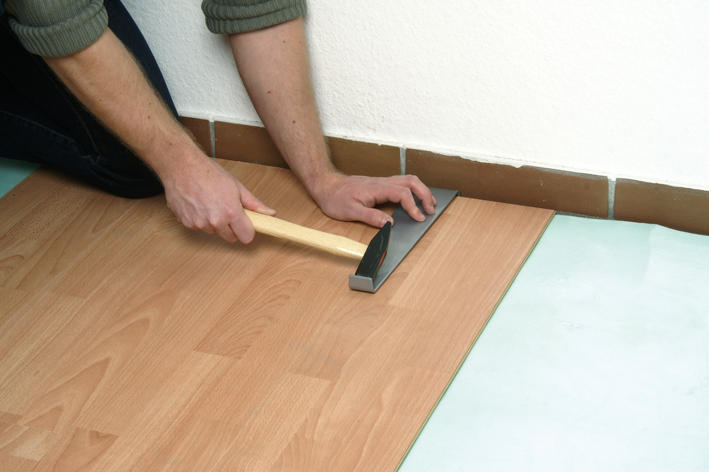 4006885693104_6931000_02_user_original wolfcraft Verlegeset Laminat