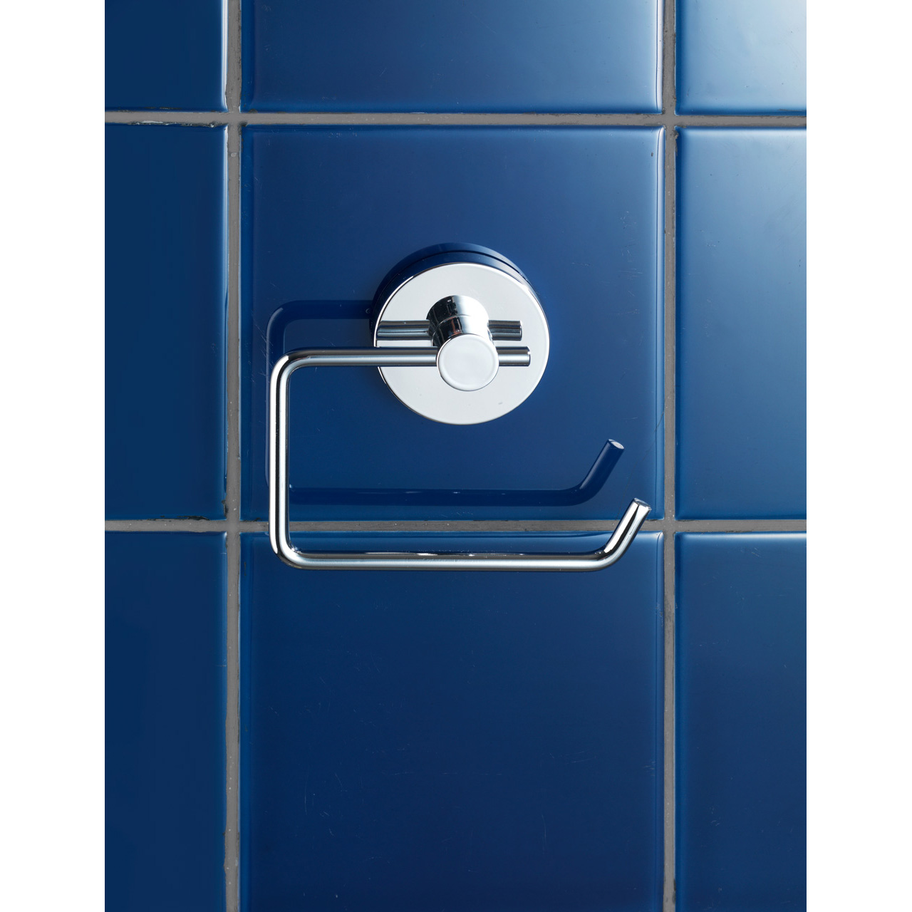 149368-Vacuum-Loc-Toilettenpapierhalter-Milazzo_AMBI_04 WENKO VACUUM-LOC TOILETTENPAPIERHALTER