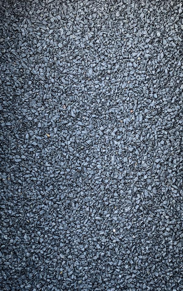 MBA0205FST_Basaltsplitt-schwarz-anthrazit-2-5_trocken Basaltsplitt Anthrazit Anwendungsbeispiel