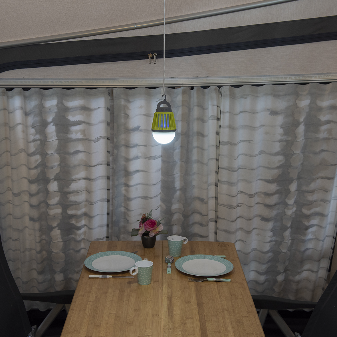 ProPlus Camping & Insekten Lampe 2 in 1 wiederaufladbar ProPlus Camping & Insekten Lampe 2 in 1 wiederaufladbar