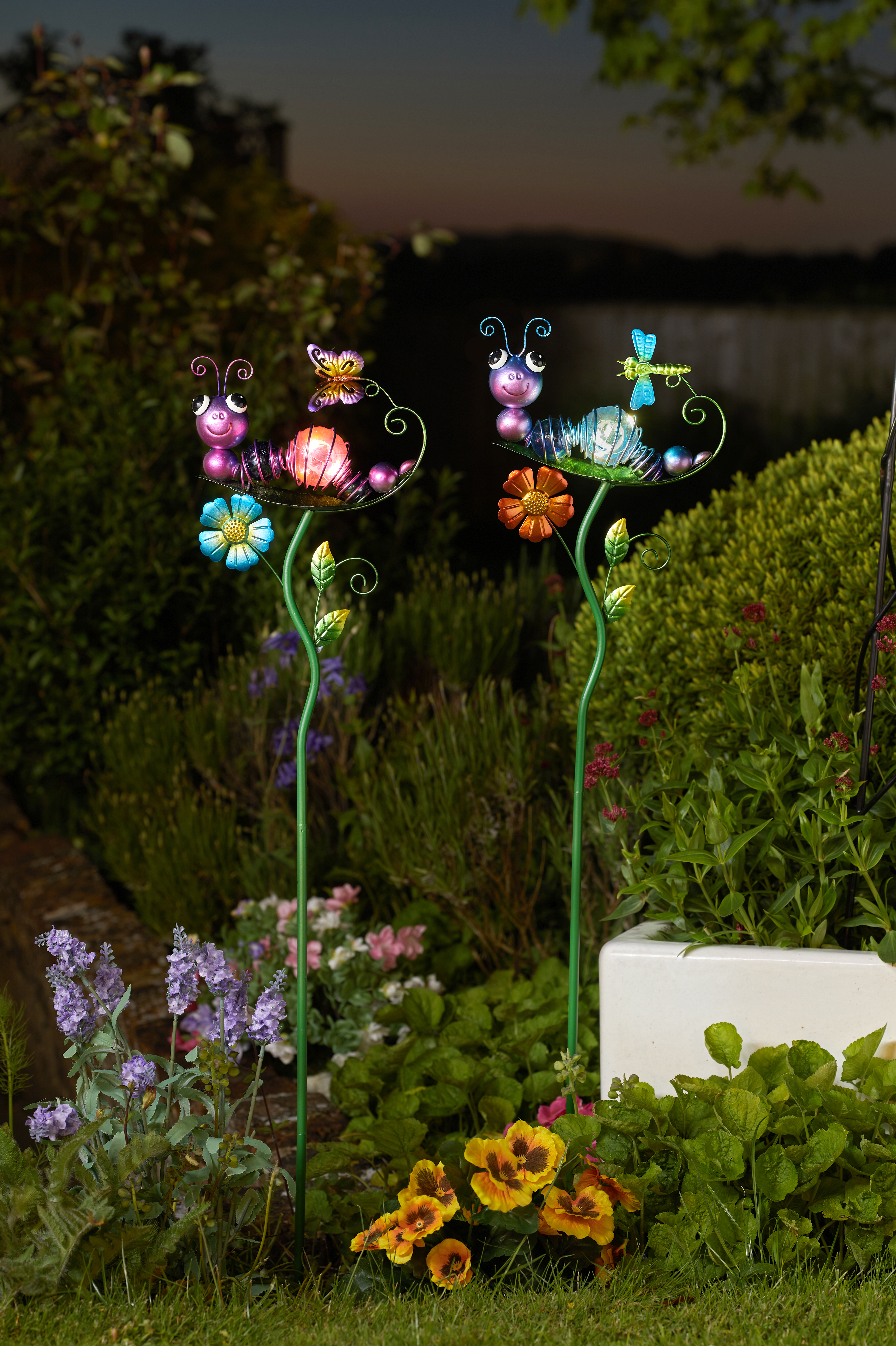 Smart Solar Raupen Pfahlleuchte Smart Solar Raupen Pfahlleuchte