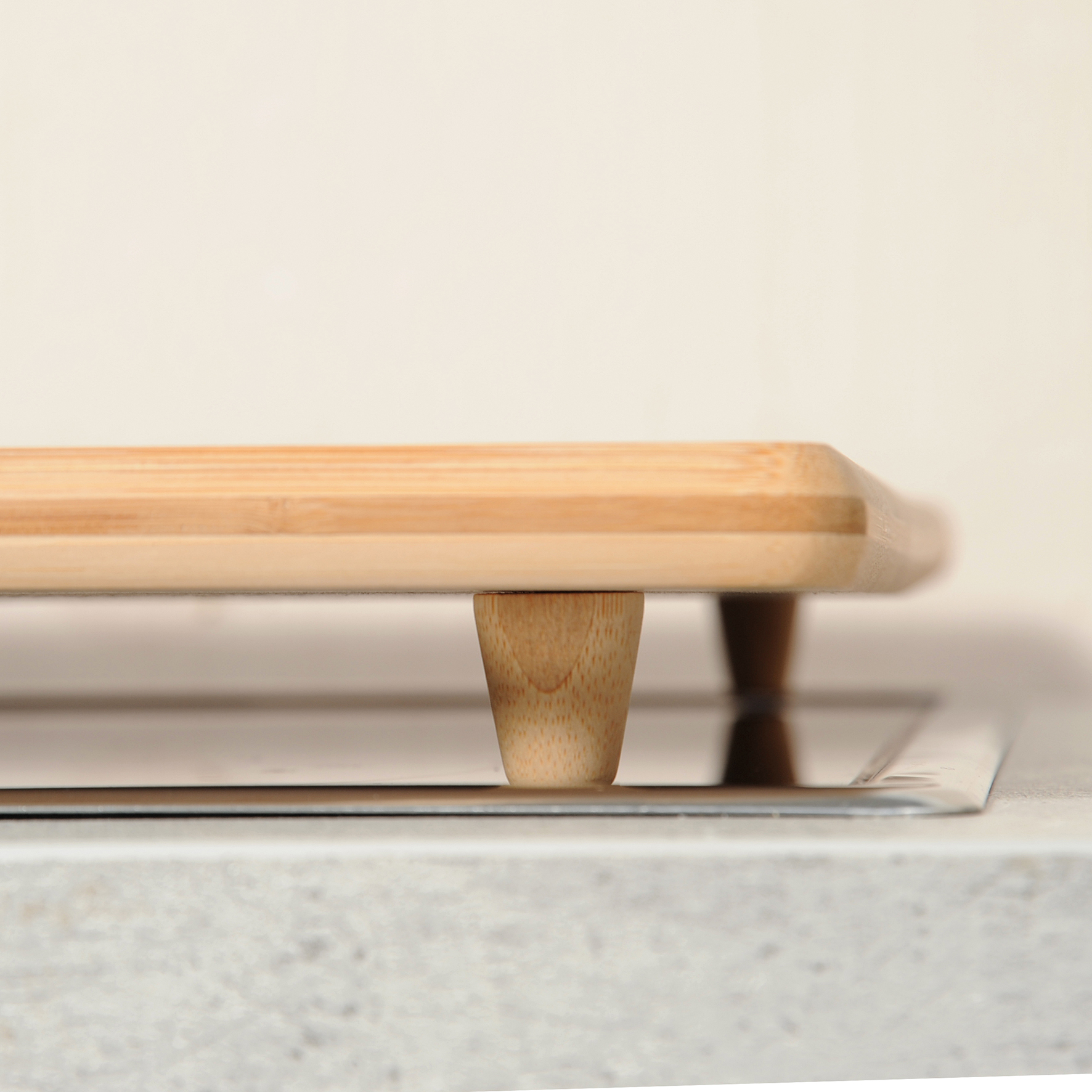 Kesper Schneide- und Abdeckplatte, FSC, 56 x 50 x 3,1 cm Kesper Schneide- und Abdeckplatte, FSC, 56 x 50 x 3,1 cm