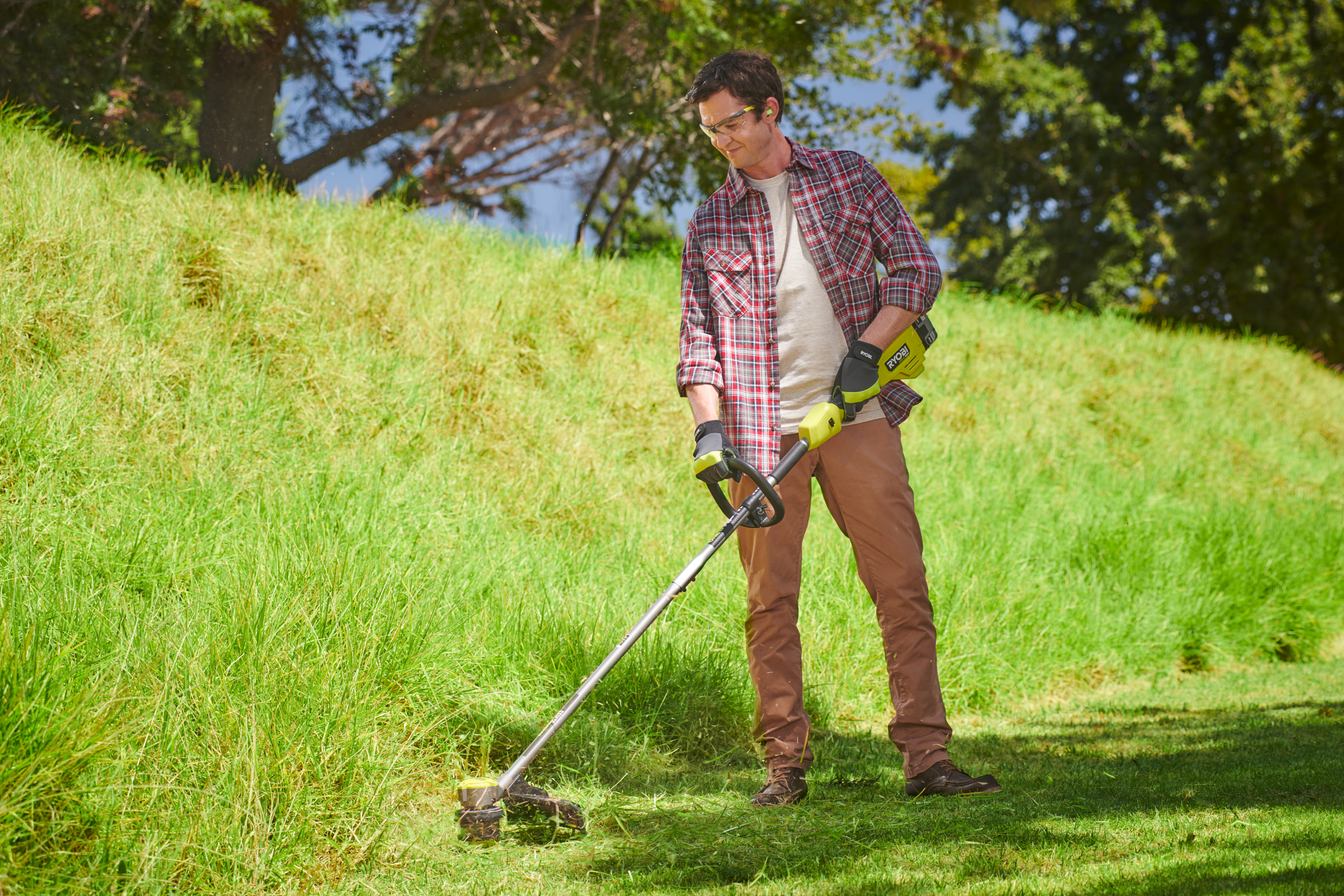 Ryobi 18 V ONE+ HP Whisper™ Brushless Akku-Rasentrimmer RY18LTX38A-0, ohne Akku und Ladegerät