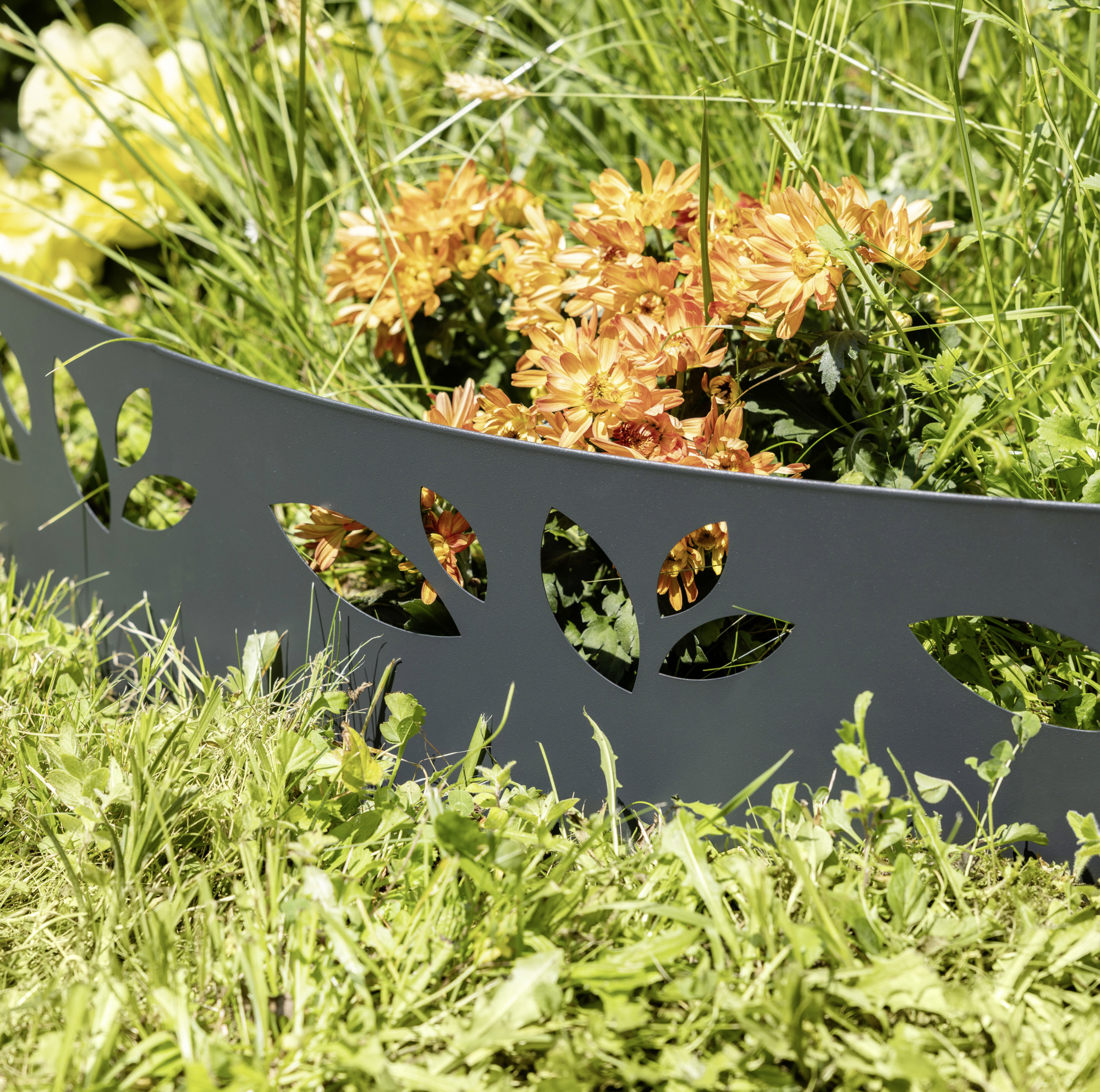 Windhager Rasen - und Gestaltungskante, Blätter anthrazit, 118 x 20 cm