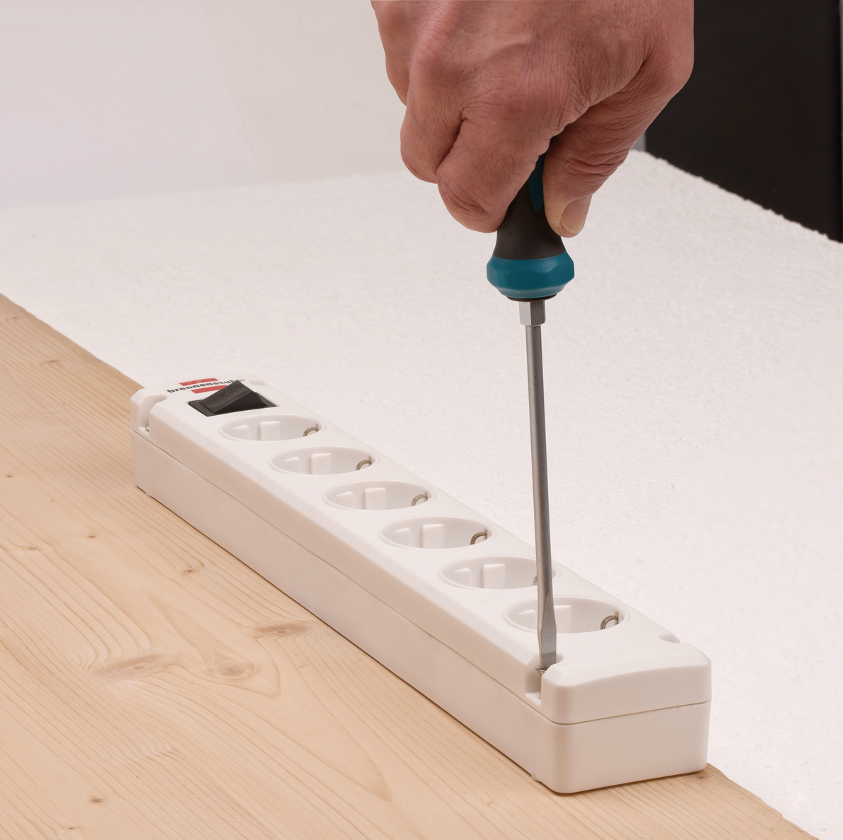 Brennenstuhl Steckdosenleiste + USB, 5fach, weiß