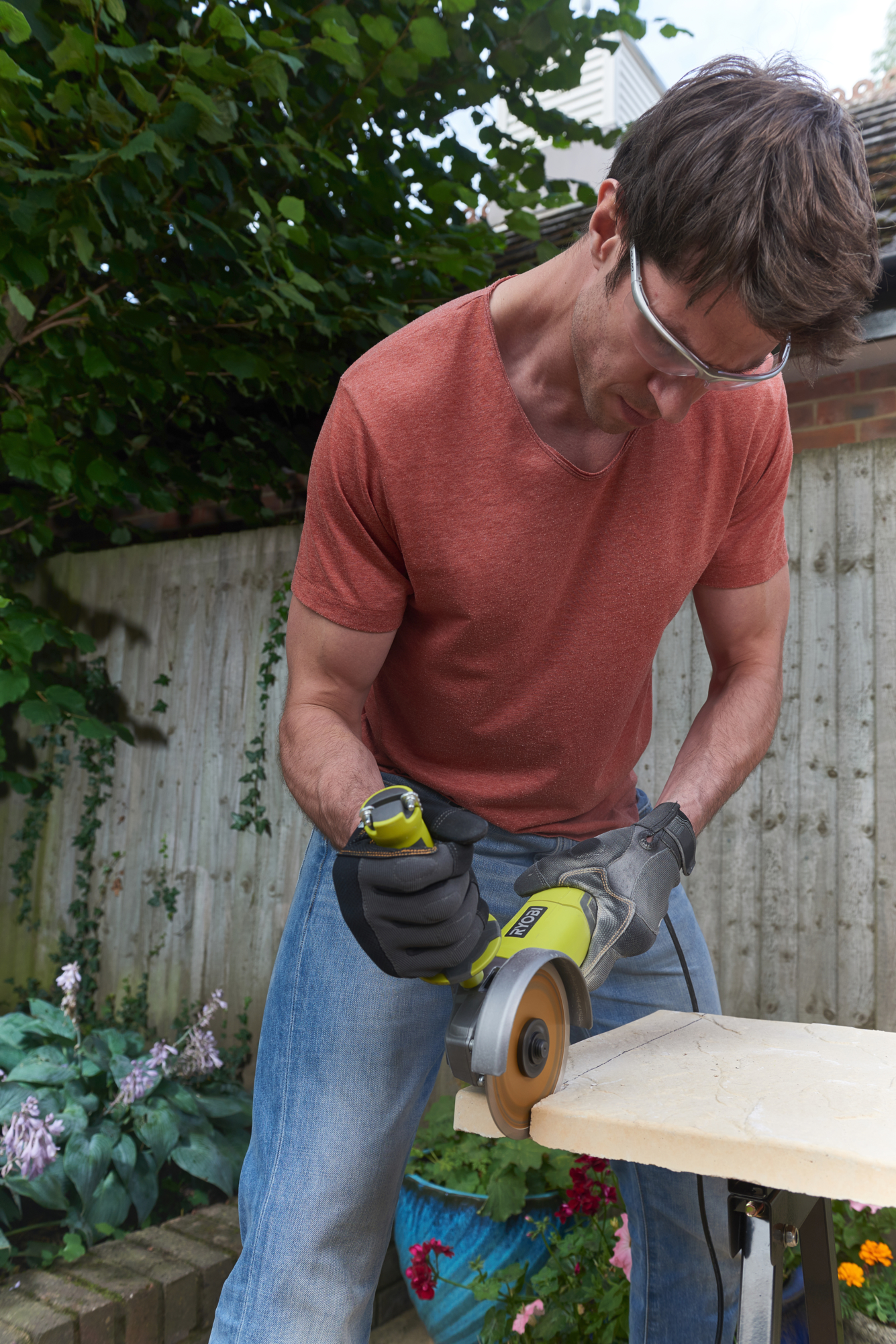 205037_5133002495-RAG950-125S-App_2 Ryobi Einhand-Winkelschleifer RAG950-S, 950W, 125 mm