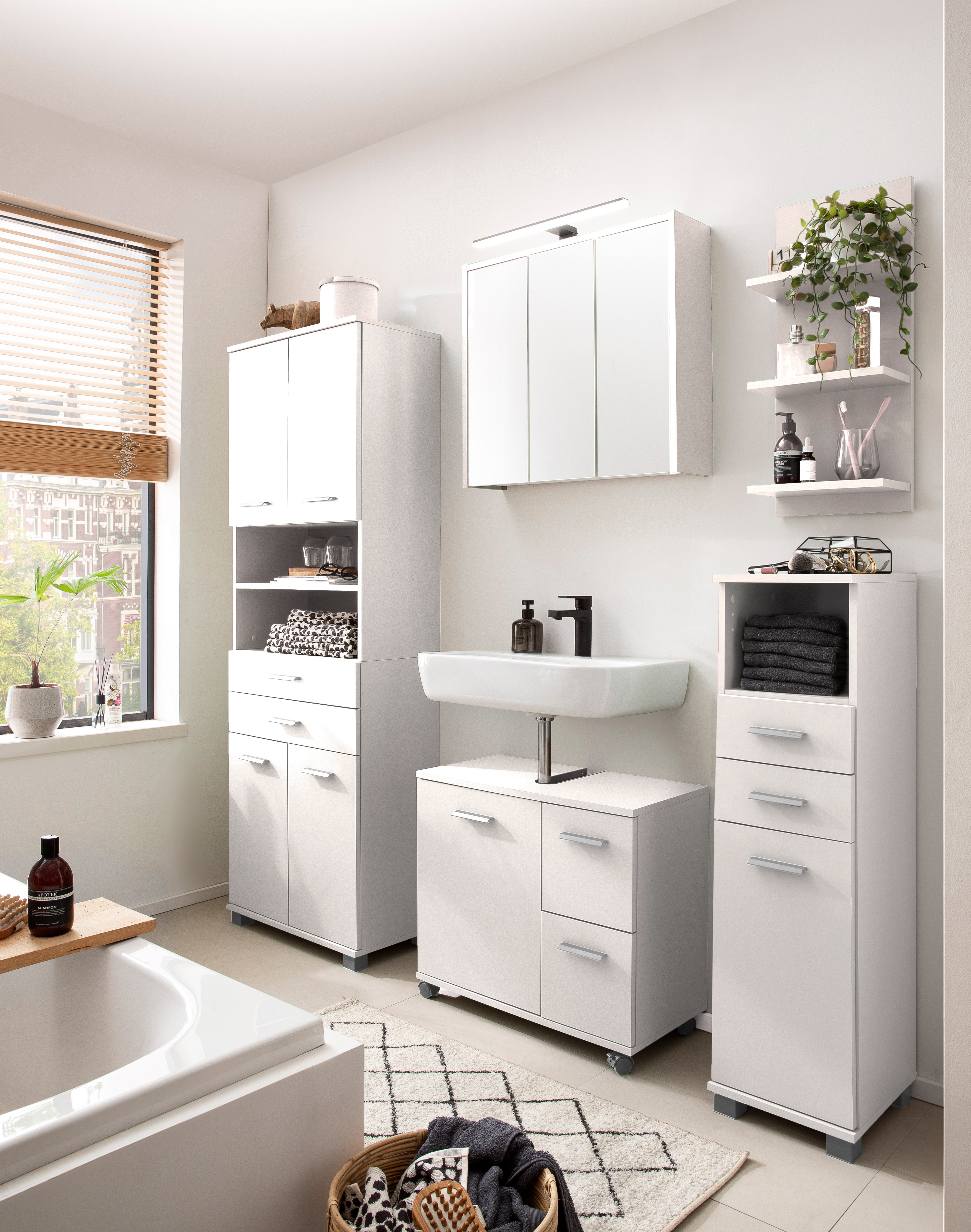 W. Schildmeyer Highboard Palermo 300, 1T2SK, mattweiß W. Schildmeyer Highboard Palermo 300, 1T2SK, mattweiß