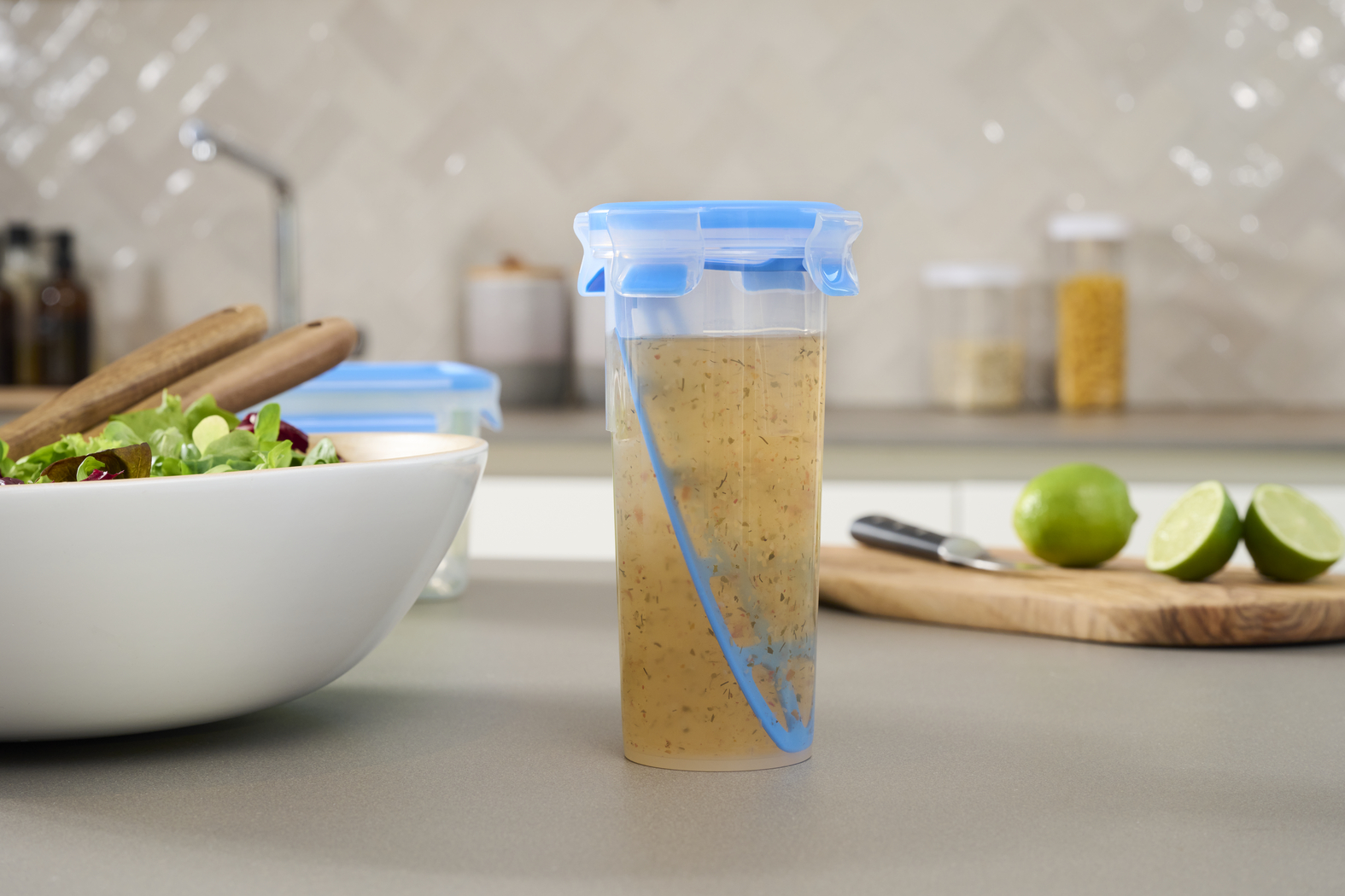 EMSA Clip & Close Mixbecher 0,5 L, rund EMSA Clip & Close Mixbecher 0,5 L, rund