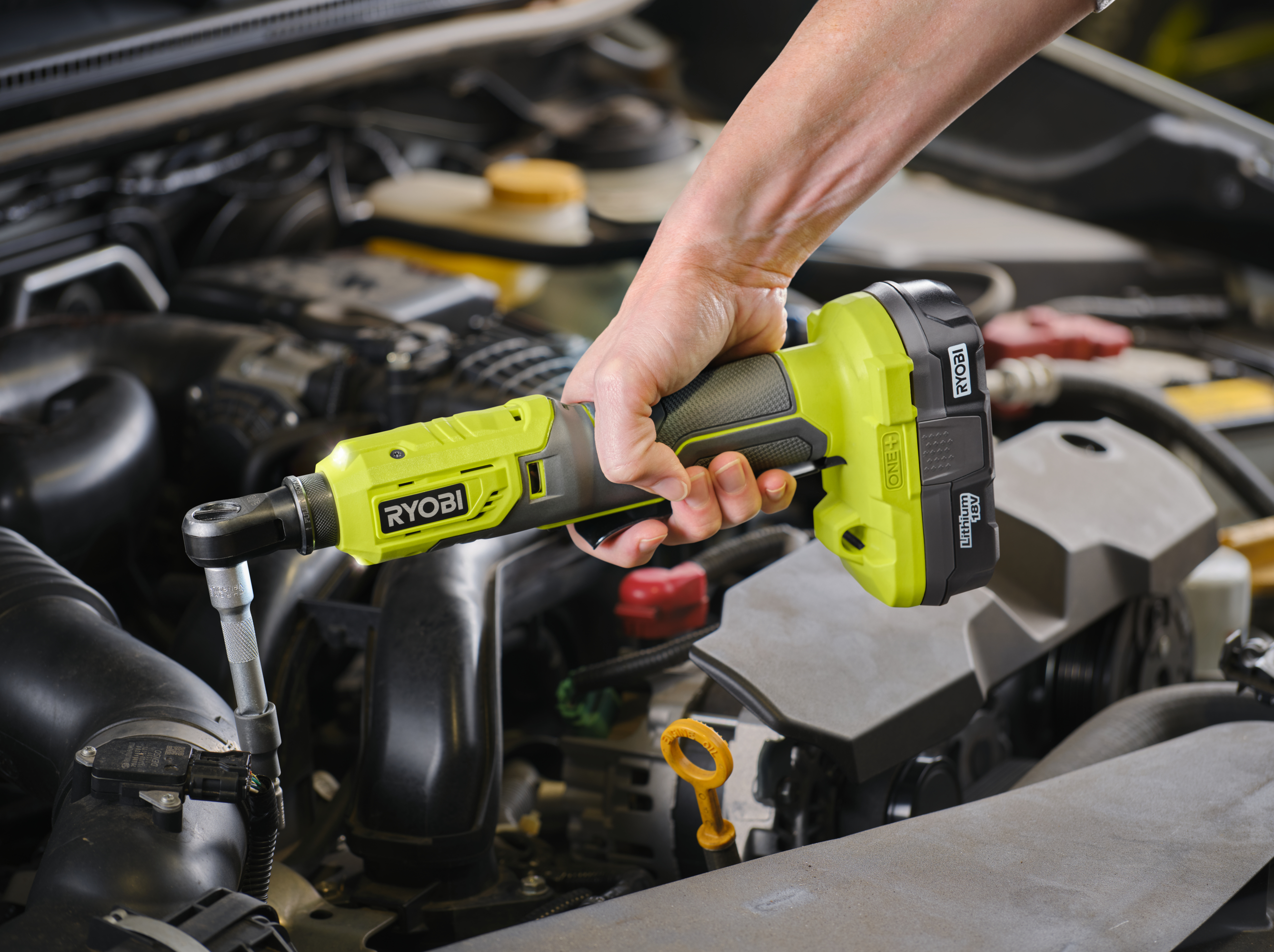 802311_1_5133004833-R18RW2-0-App_1 Anwendung am Motor