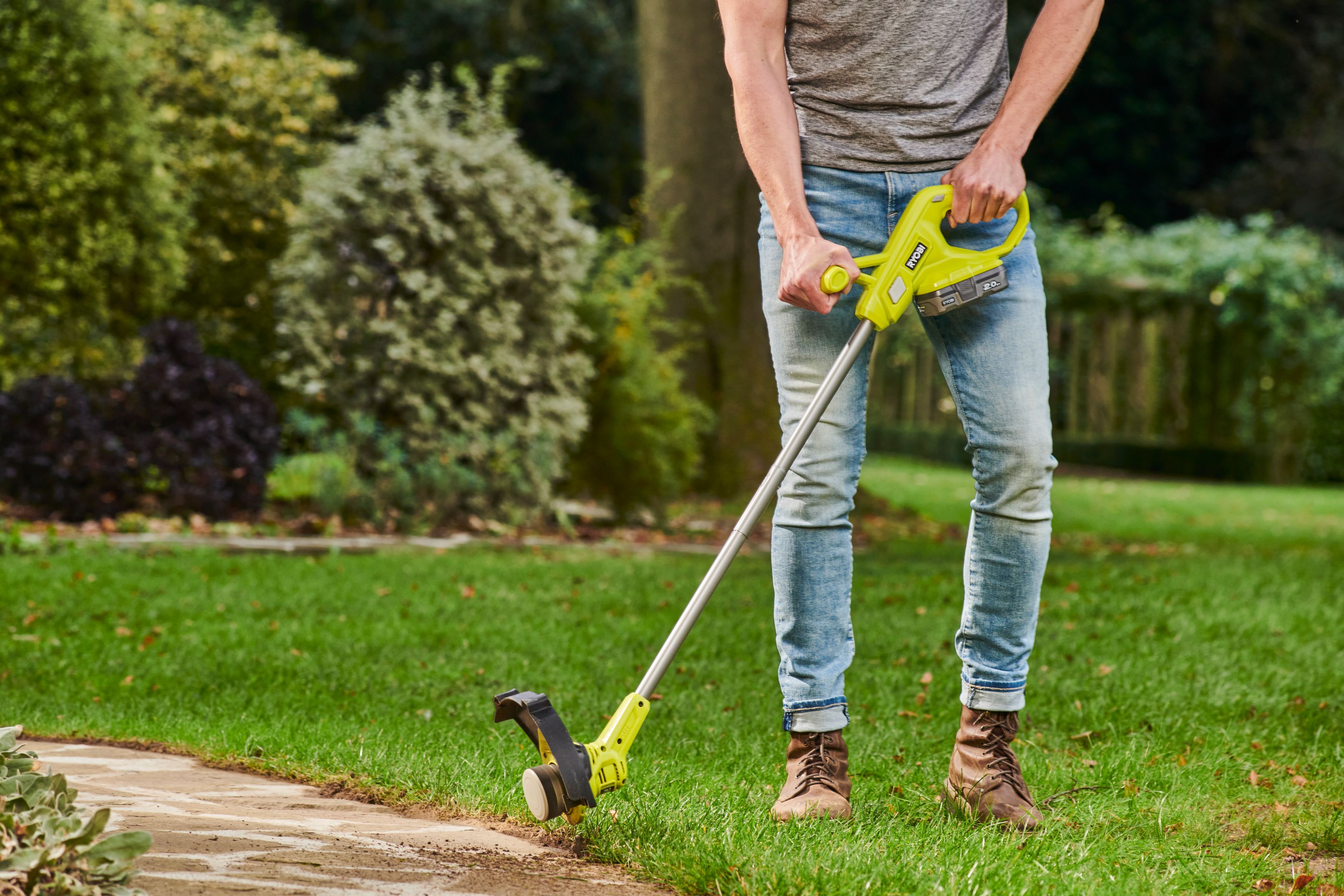 Ryobi Akku-Rasentrimmer RY18LT23A-120  Ryobi Akku-Rasentrimmer RY18LT23A-120