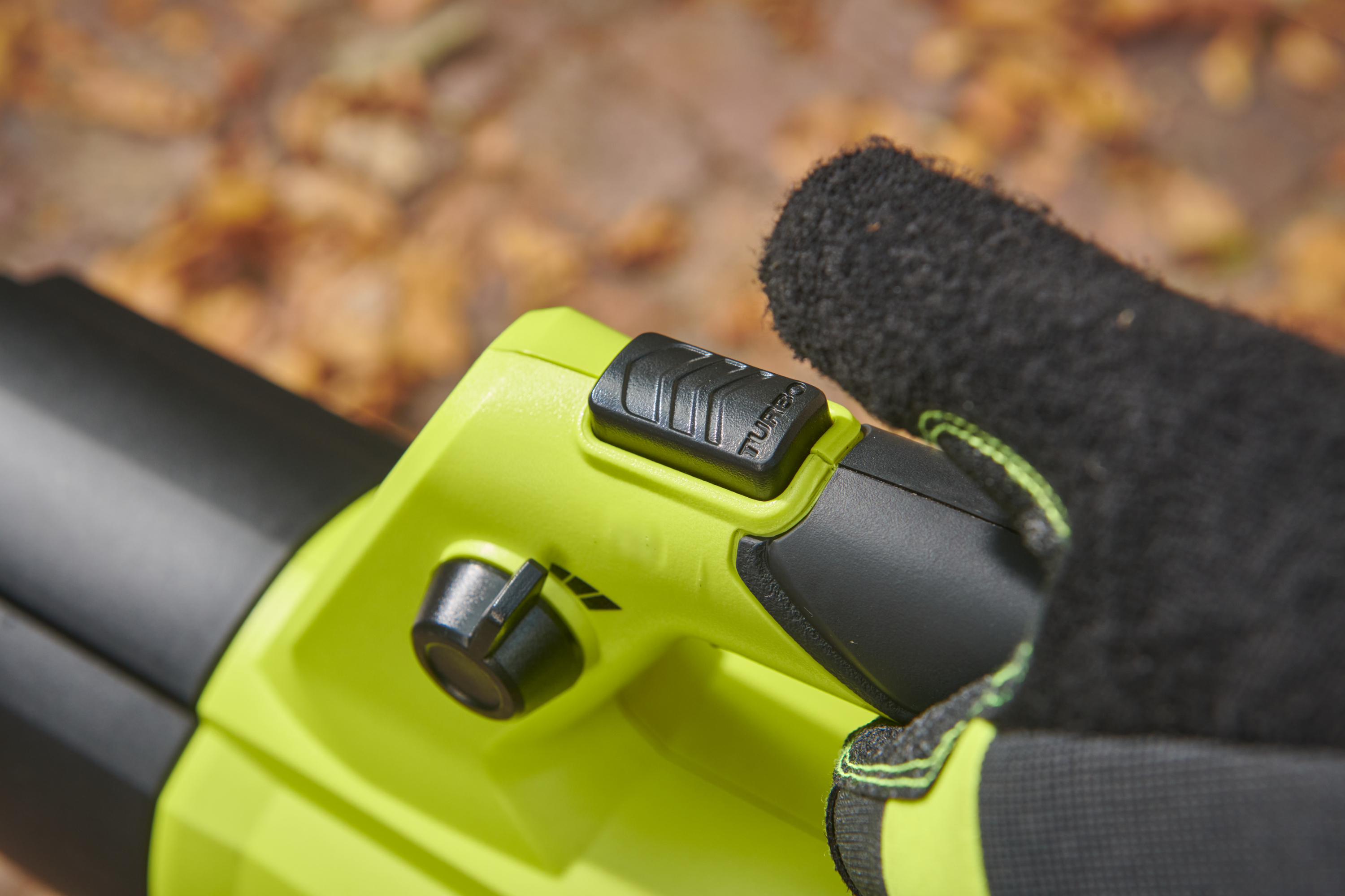 Ryobi 18 V ONE+ HP Whisper™ Brushless Akku-Laubgebläse RY18BLXD-0, ohne Akku und Ladegerät