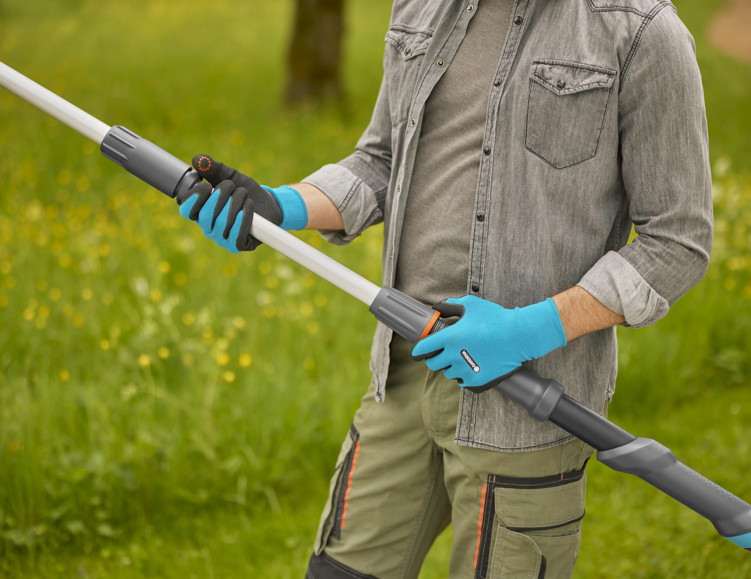 Gardena Akku-Teleskop-Baumschere HighCut 250/18V P4A Ready-To-Use Set Gardena Akku-Teleskop-Baumschere HighCut 250/18V P4A Ready-To-Use Set