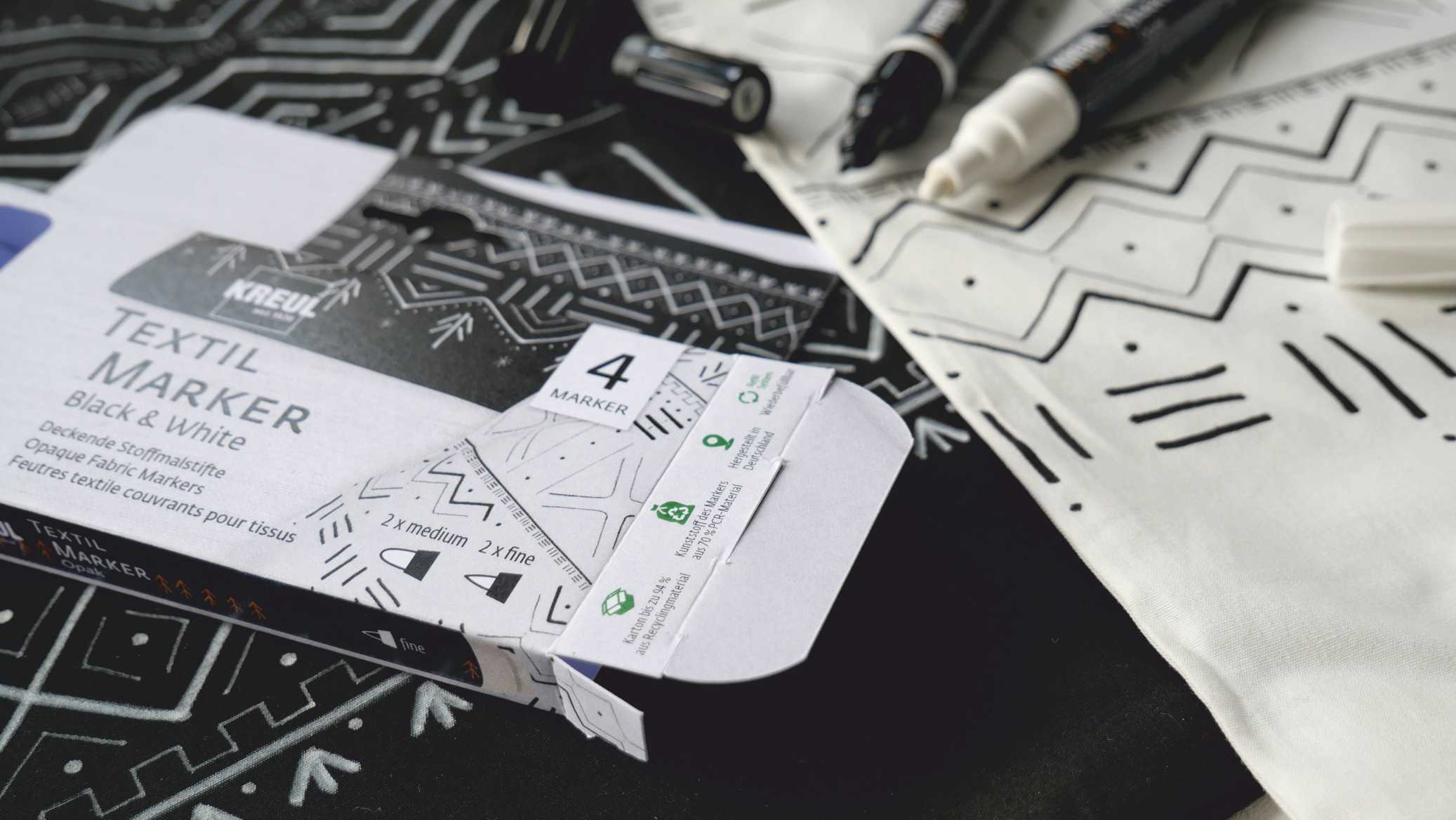 Kreul Textil Marker Opak 4er-Set, Black & White Kreul Textil Marker Opak 4er-Set, Black & White