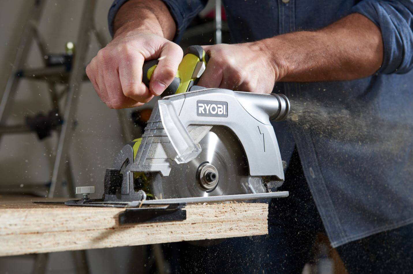 R18CS-6 Anwendungsbeispiel mit 2 Holzplatten