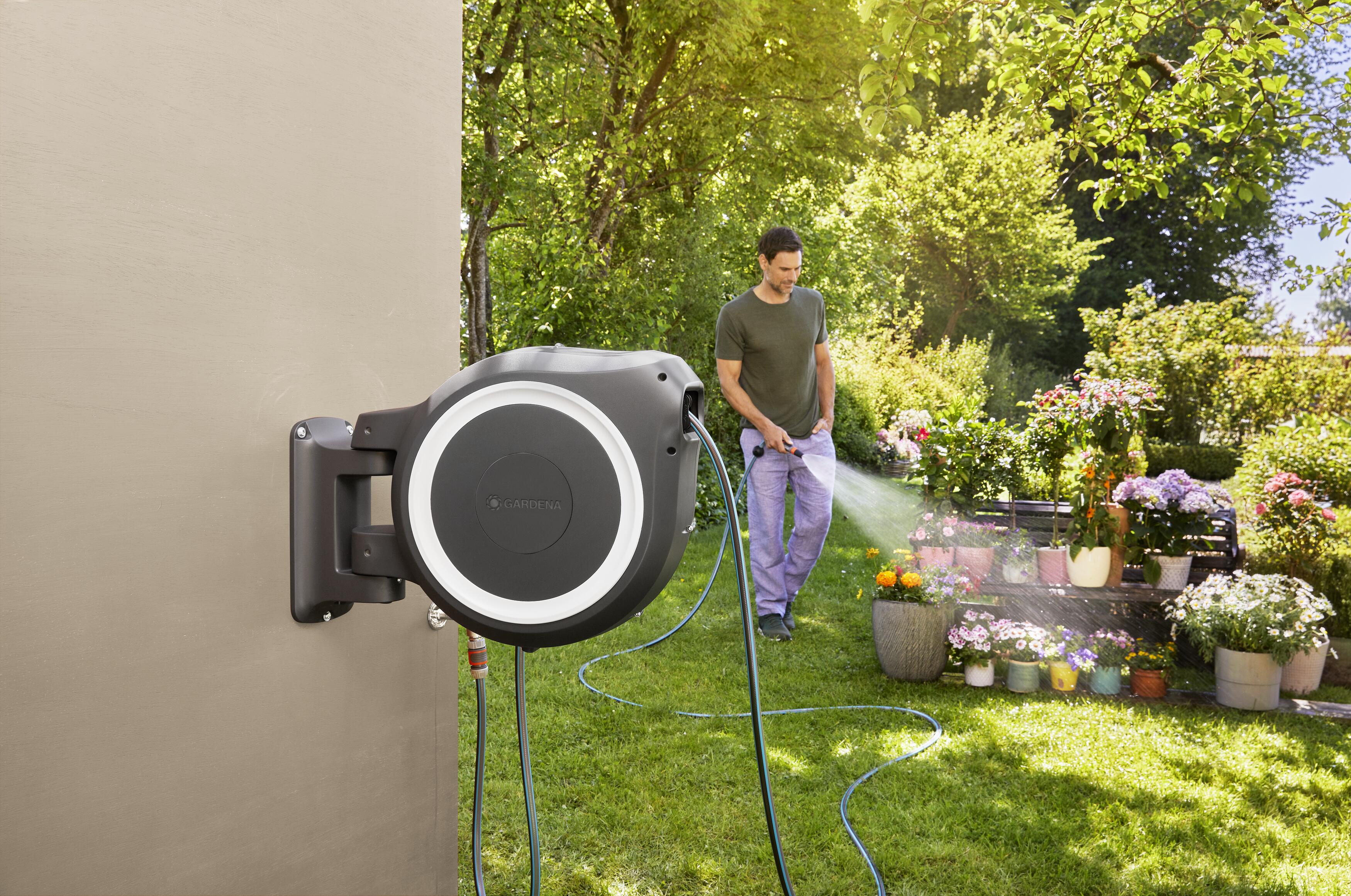 GA-562606 Gardena Wand-Schlauchbox Rollup M/L, weiß, 25m