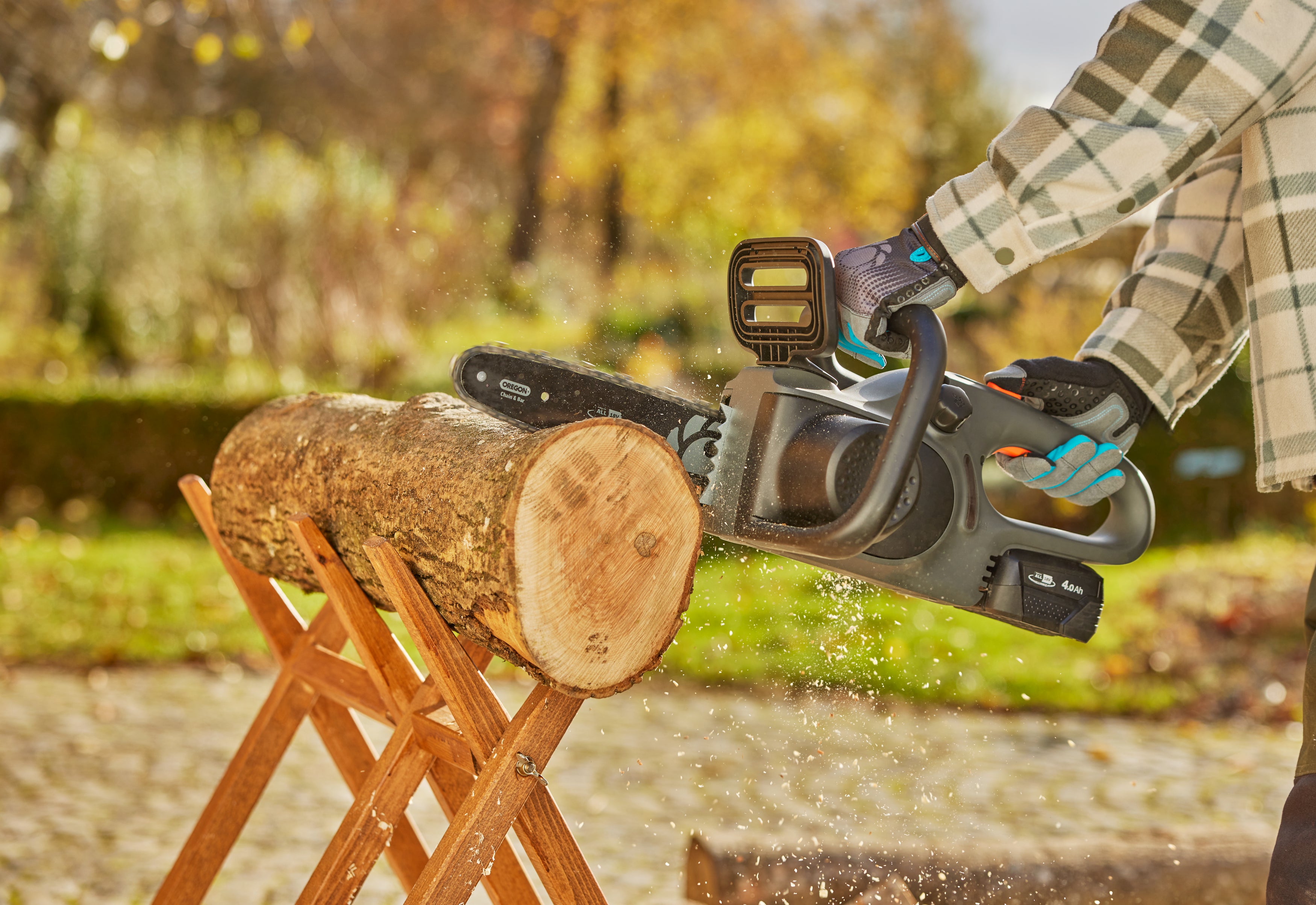 Gardena Akku-Kettensäge PowerSaw 250/18V P4A Ready-To-Use Set Gardena Akku-Kettensäge PowerSaw 250/18V P4A Ready-To-Use Set