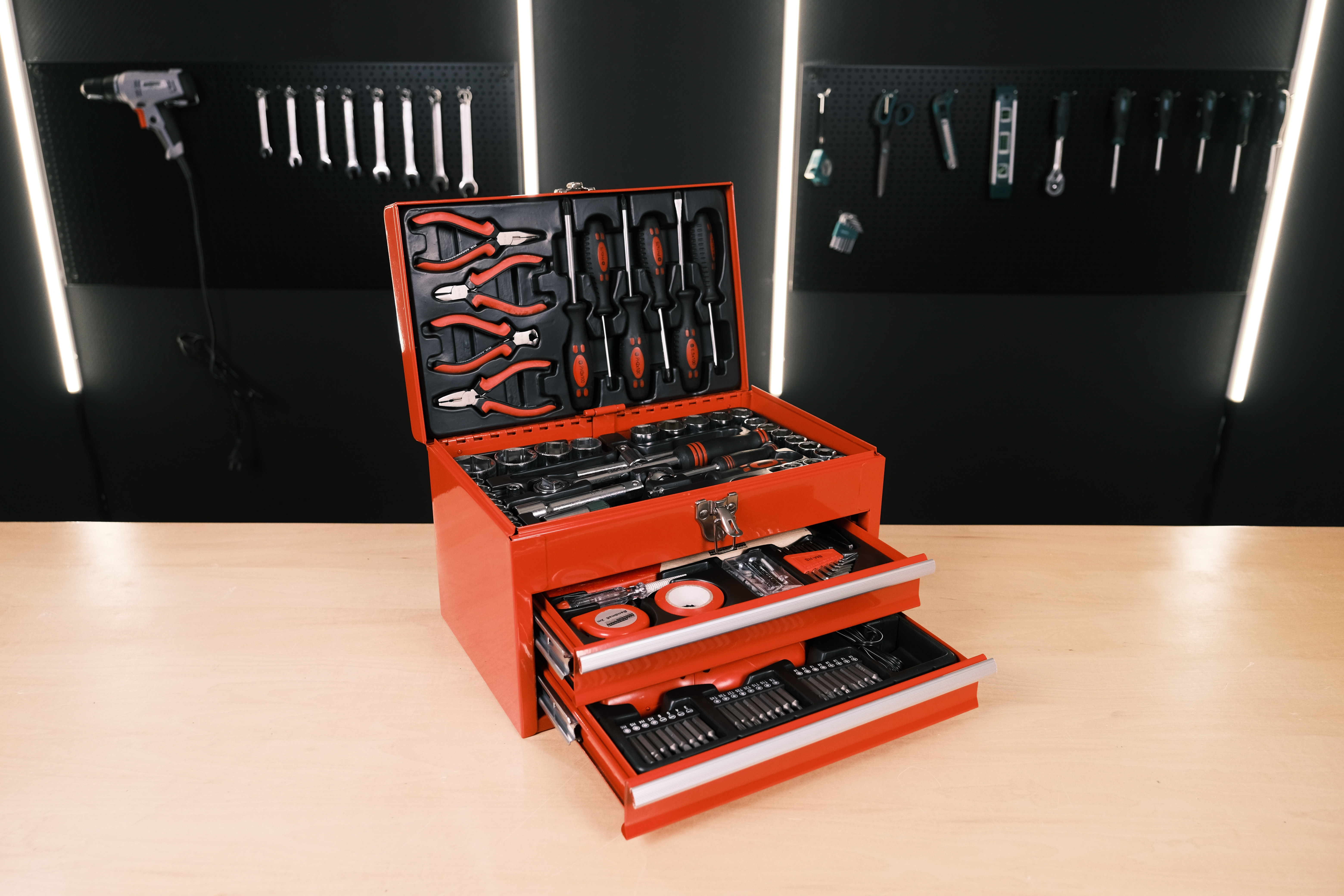 M29066_8 Mannesmann Werkstattbox bestückt