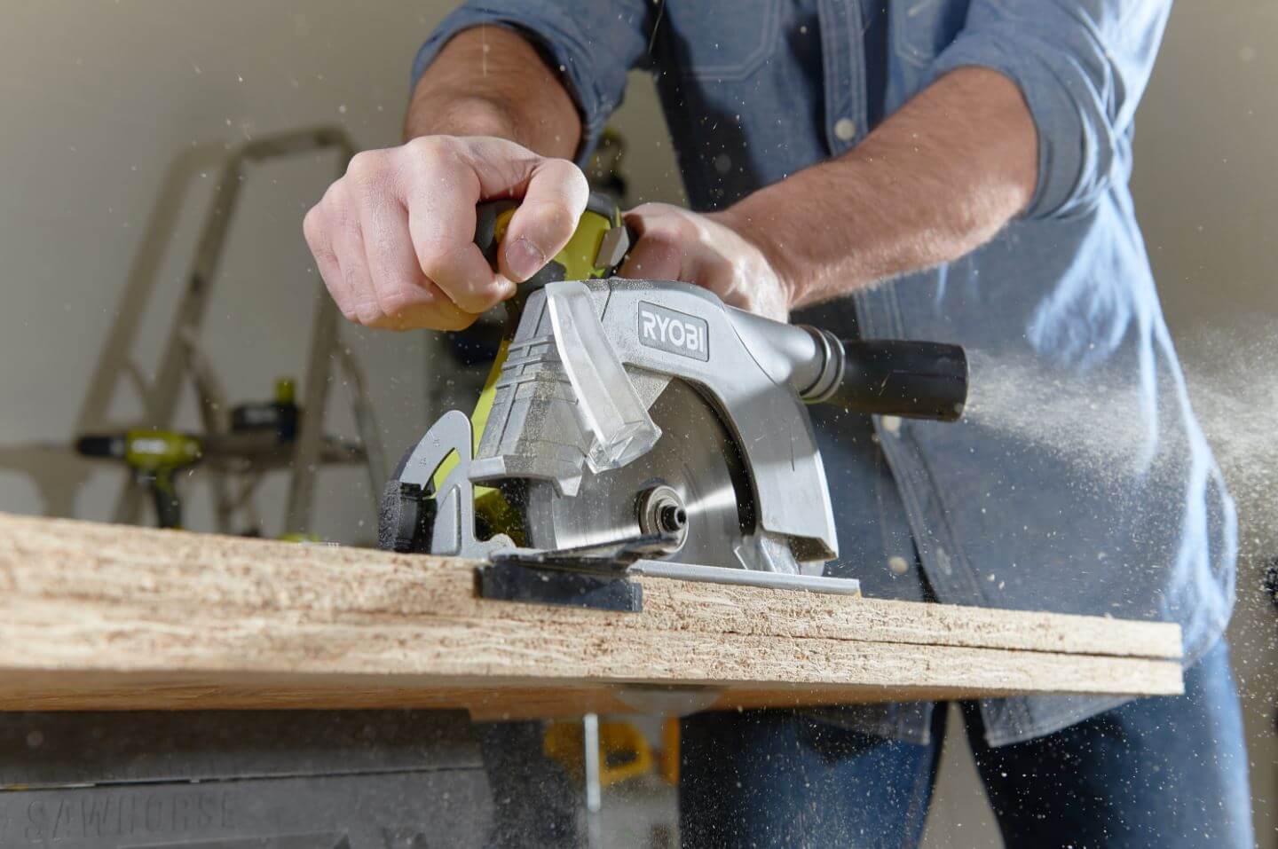 R18CS-4 Anwendungsbeispiel mit 2 Holzplatten