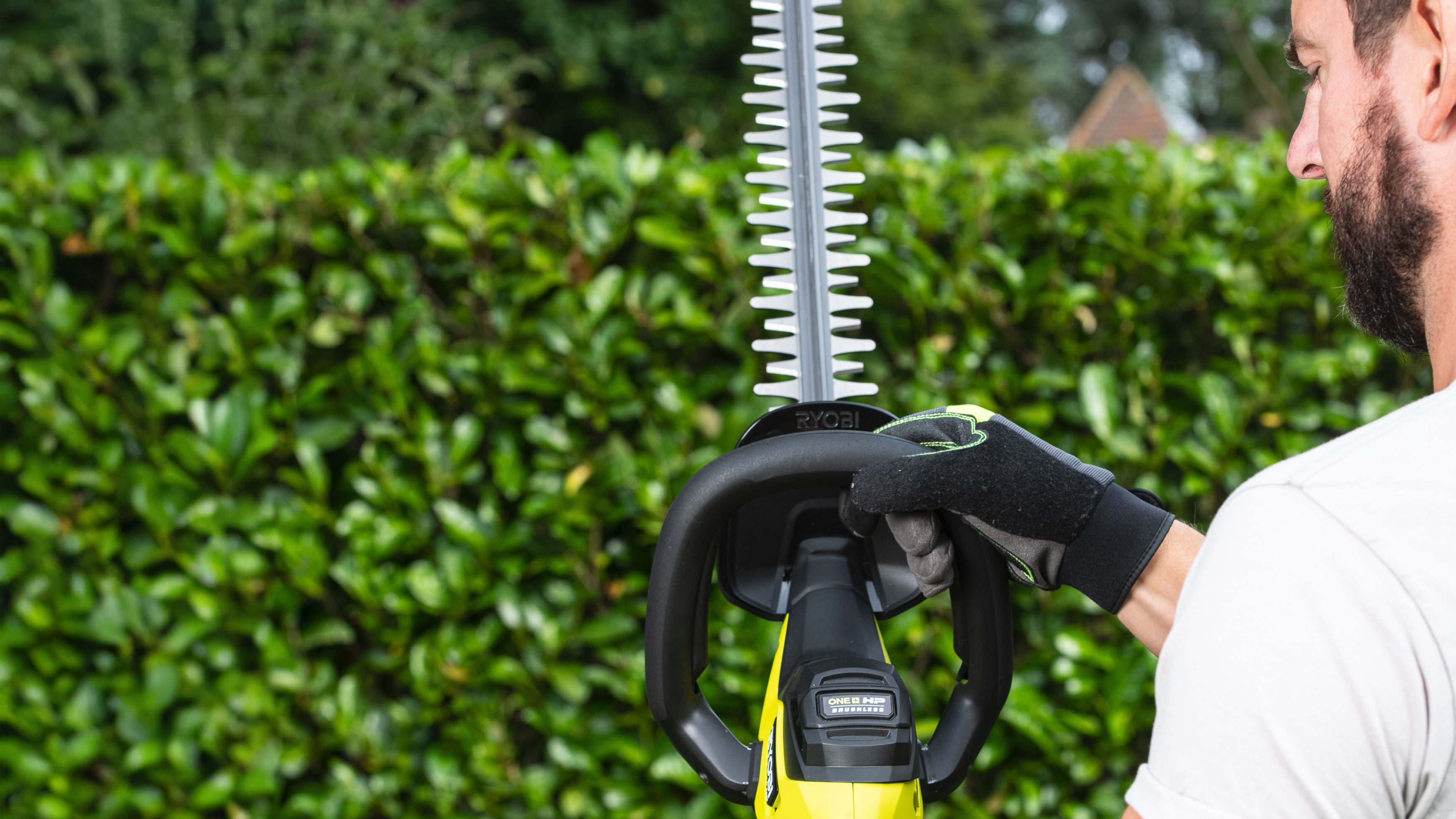 Ryobi 18 V ONE+ HP Brushless Akku-Heckenschere RY18HTX60A-0, ohne Akku und Ladegerät