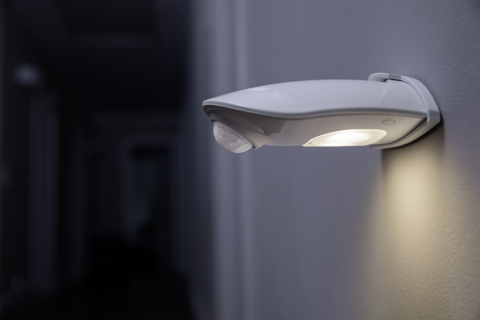 Osram Außenleuchte "DoorLED Down" mit Sensor, 4000K, silber