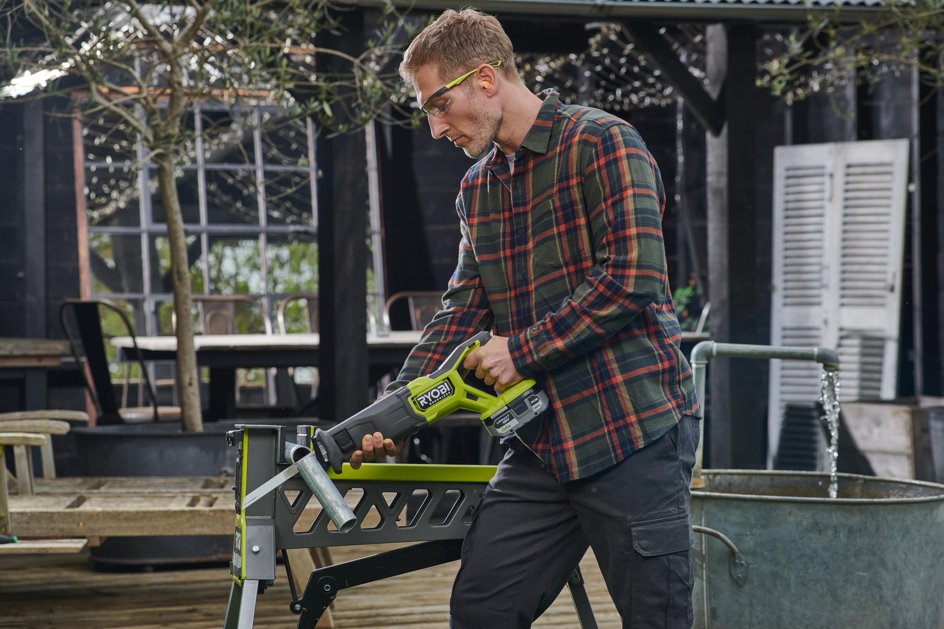 Ryobi 18 V ONE+ Brushless Akku-Säbelsäge, RRS18BL-0,32 mm Hublänge, ohne Akku und Ladegerät Ryobi 18 V ONE+ Brushless Akku-Säbelsäge, RRS18BL-0,32 mm Hublänge, ohne Akku und Ladegerät